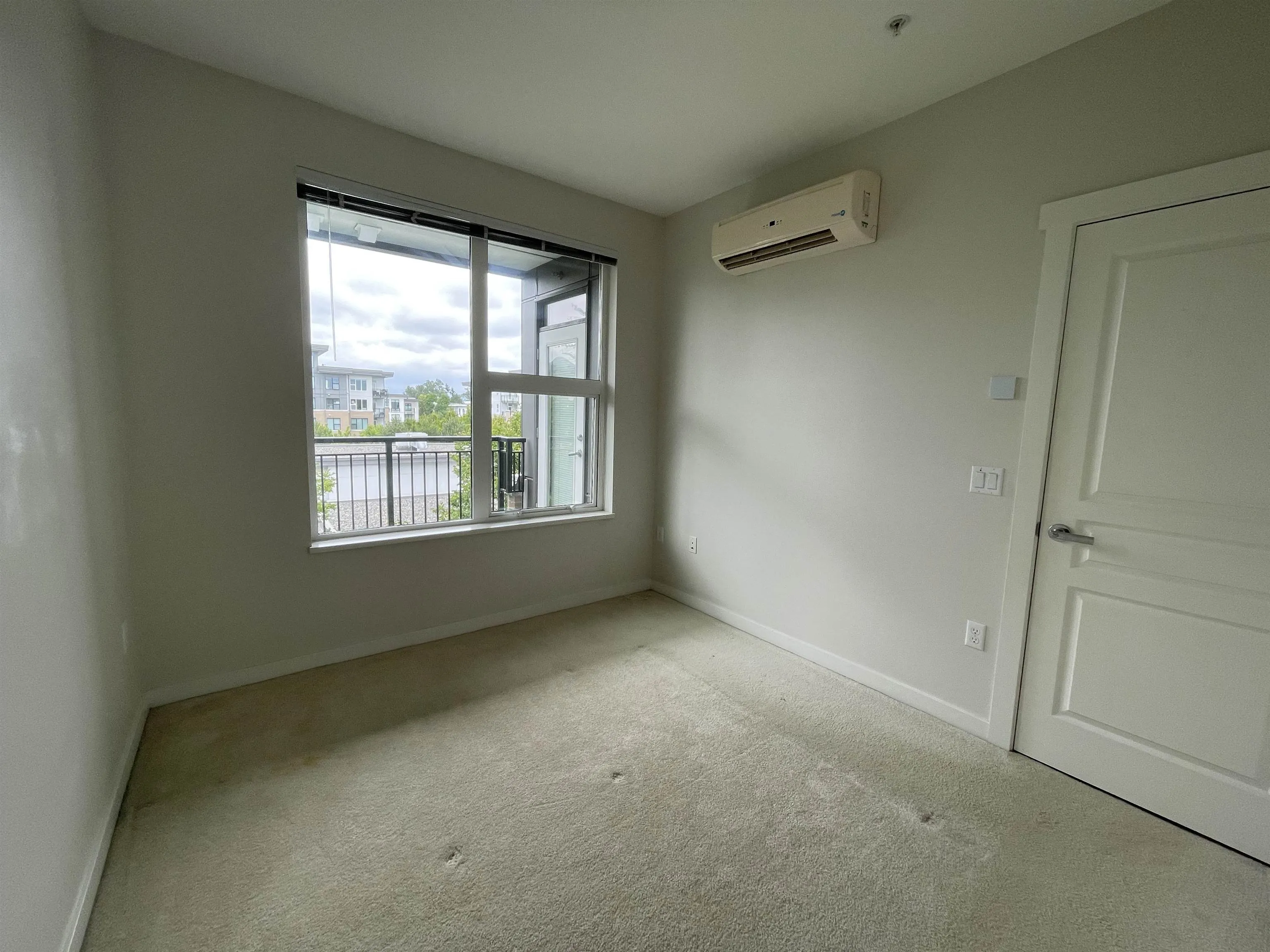 406 9311 Alexandra Road
