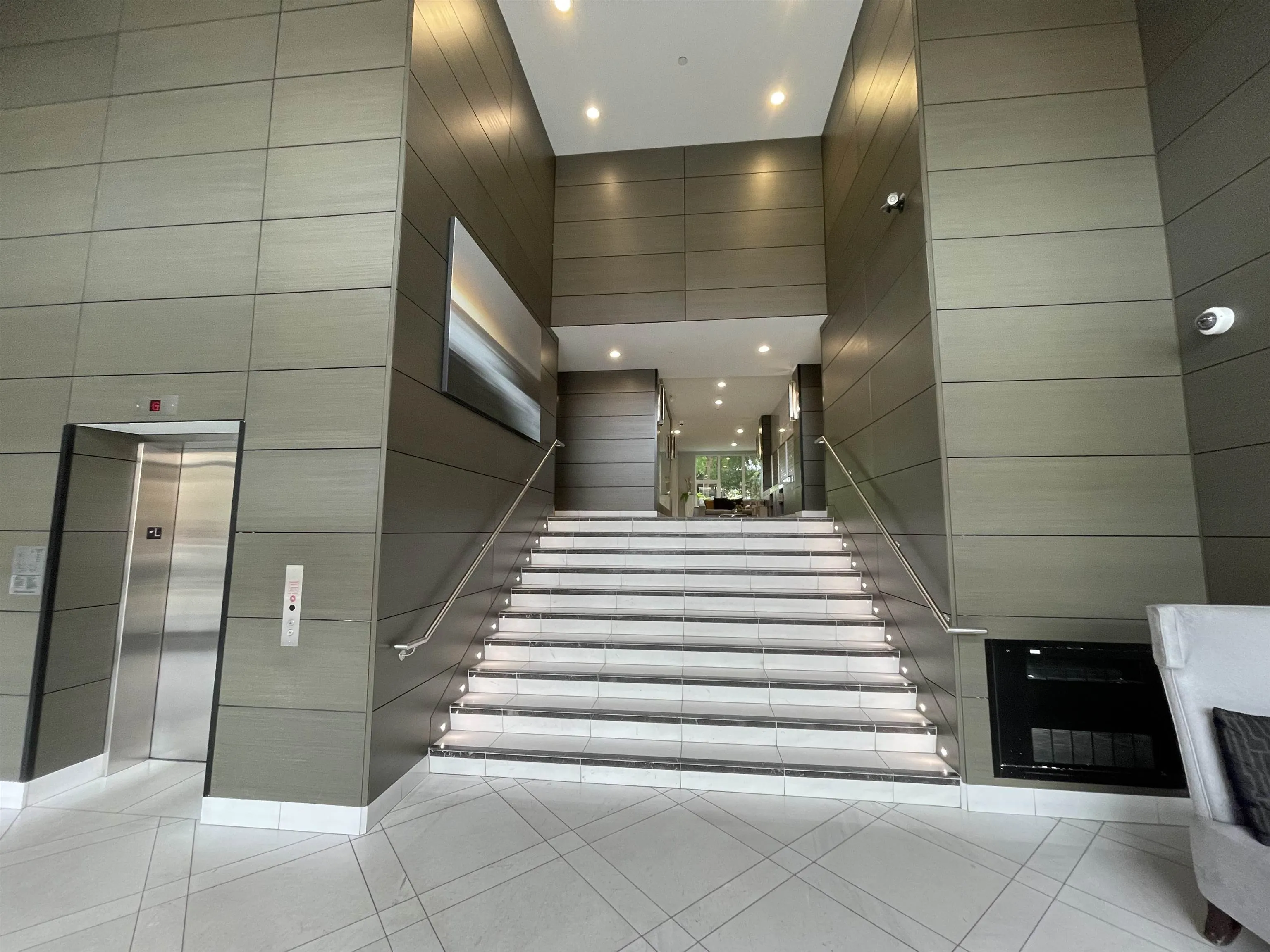 406 9311 Alexandra Road