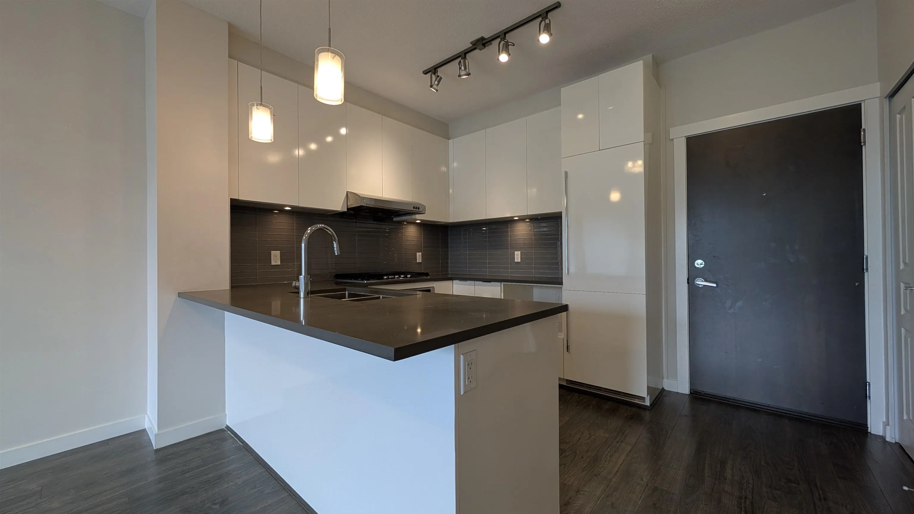 406 9311 Alexandra Road