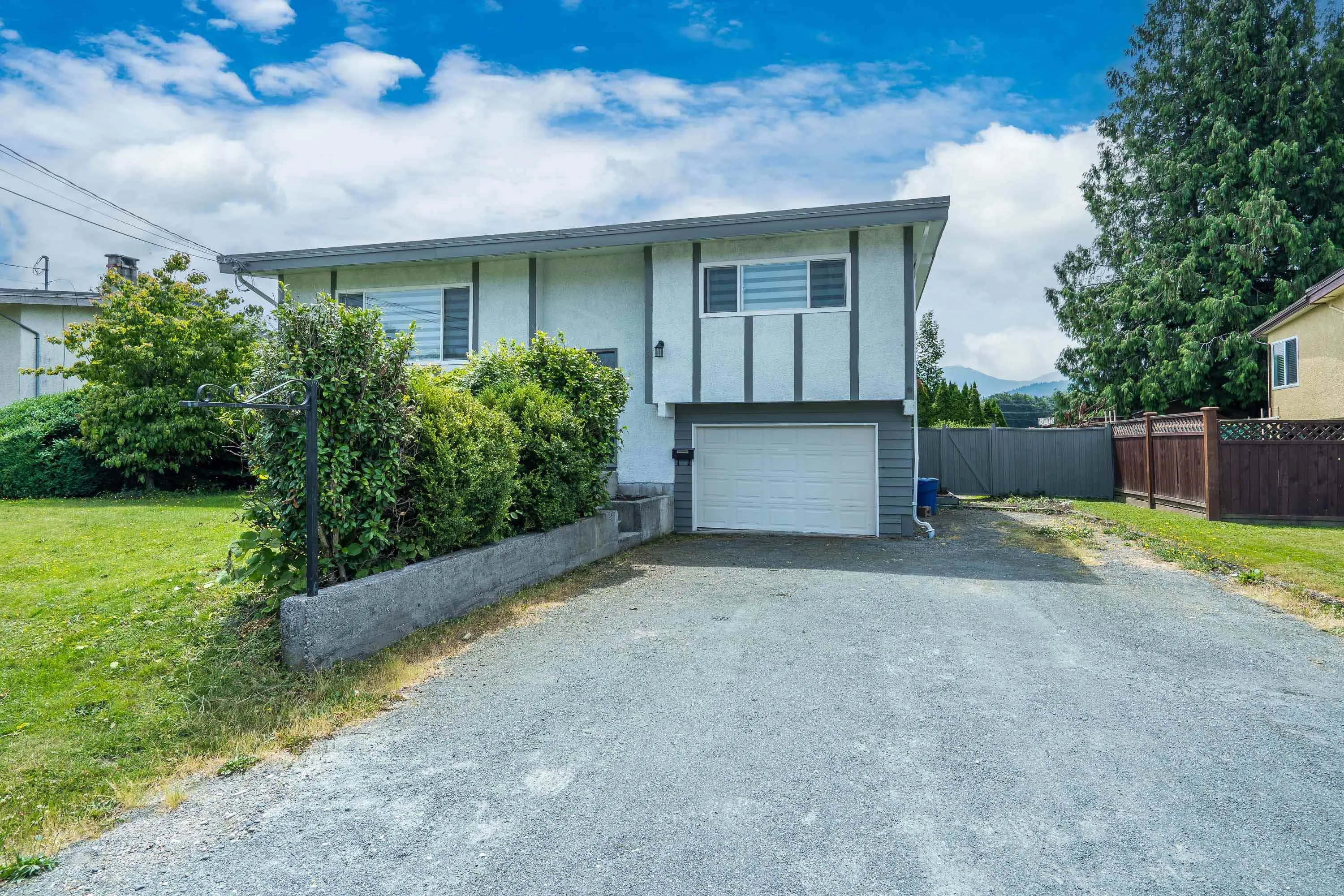 45290 Spruce Drive