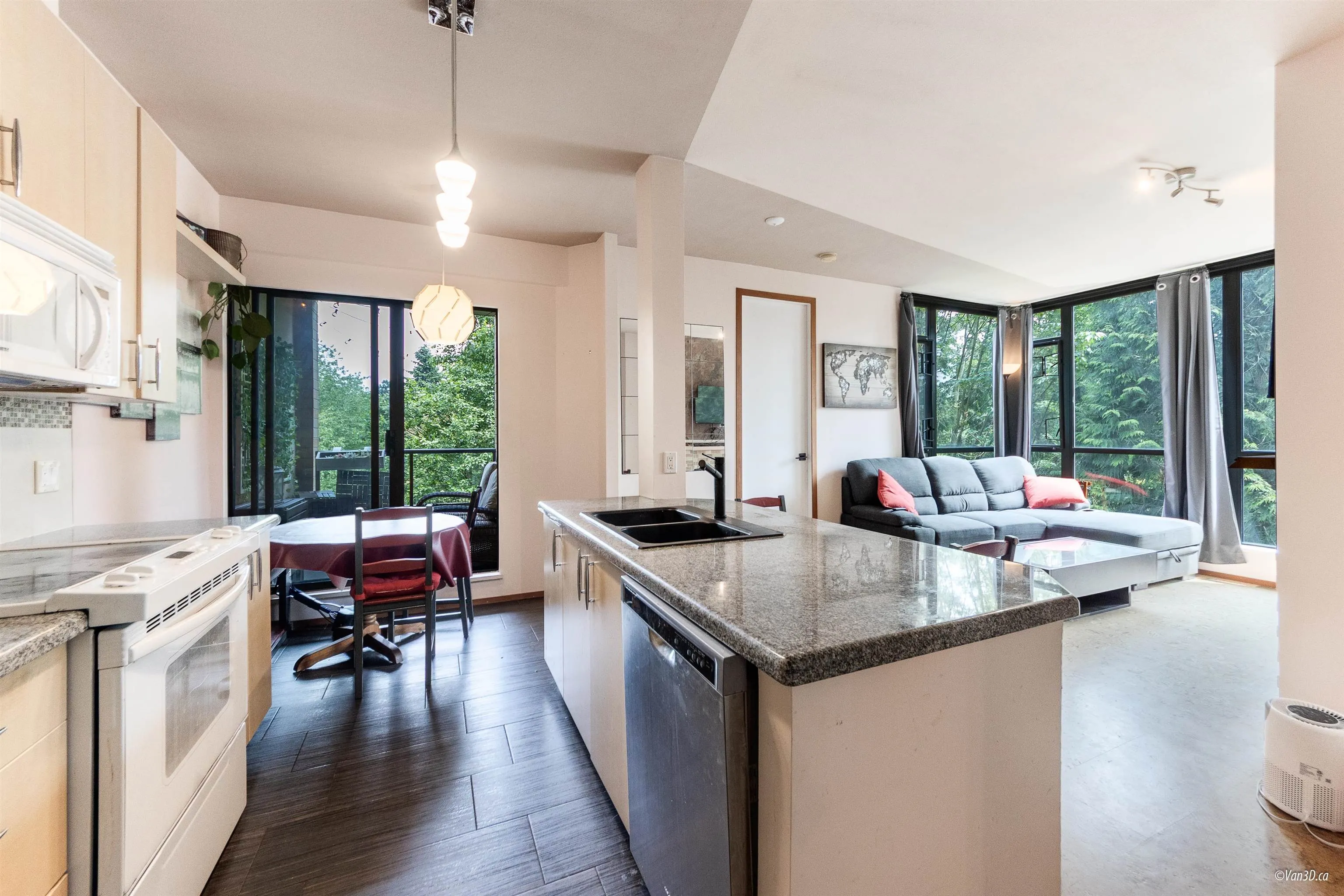 407 7388 Sandborne Avenue
