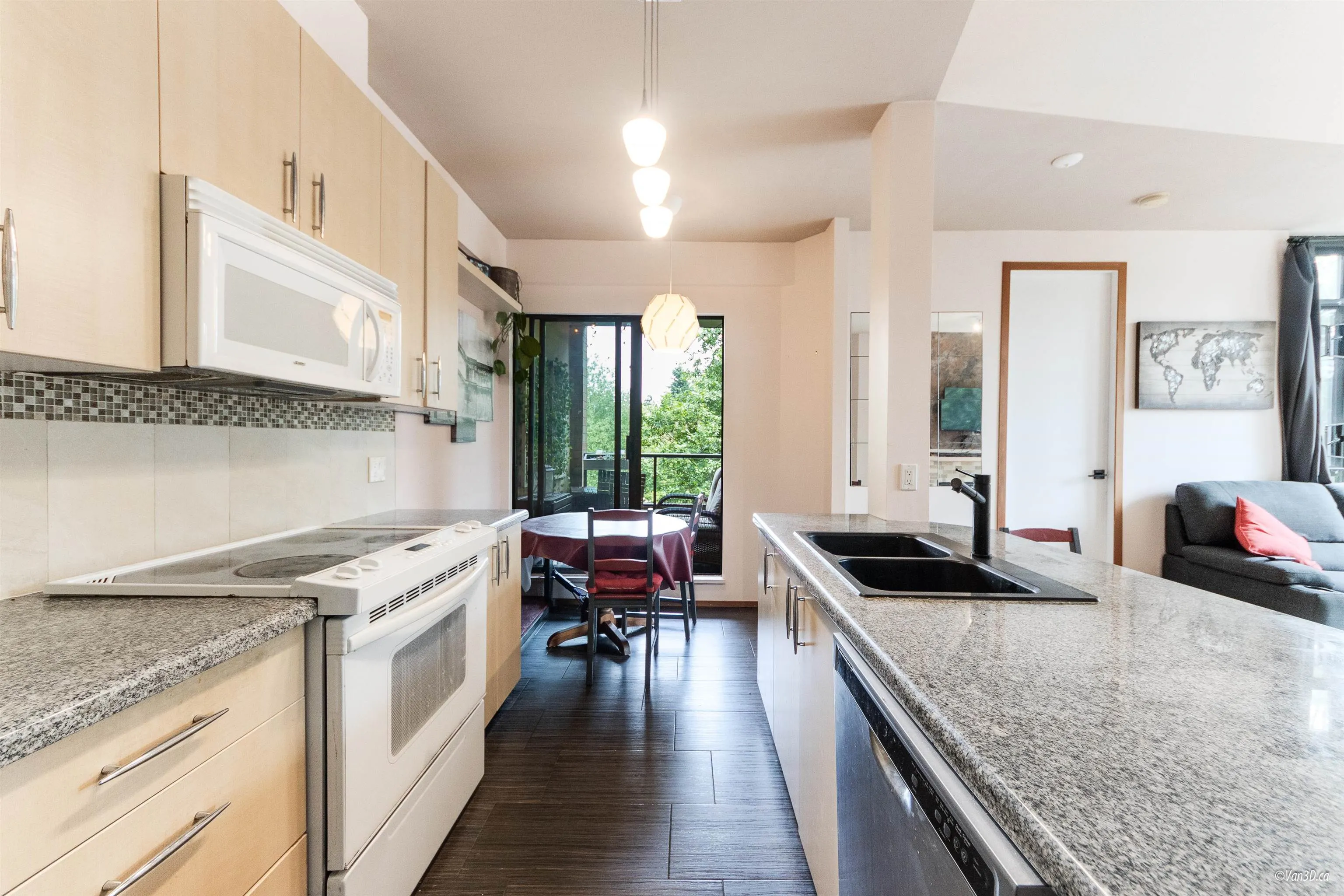 407 7388 Sandborne Avenue