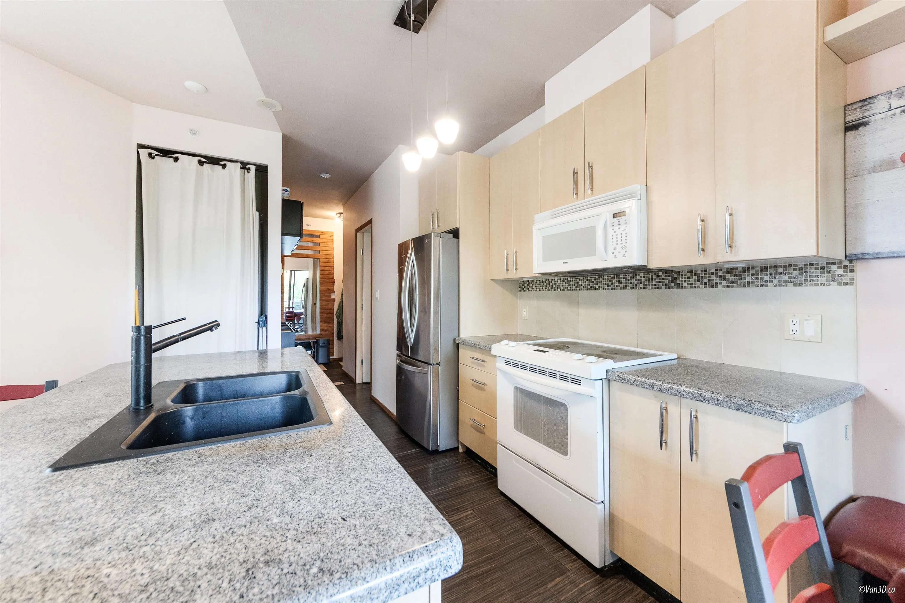 407 7388 Sandborne Avenue