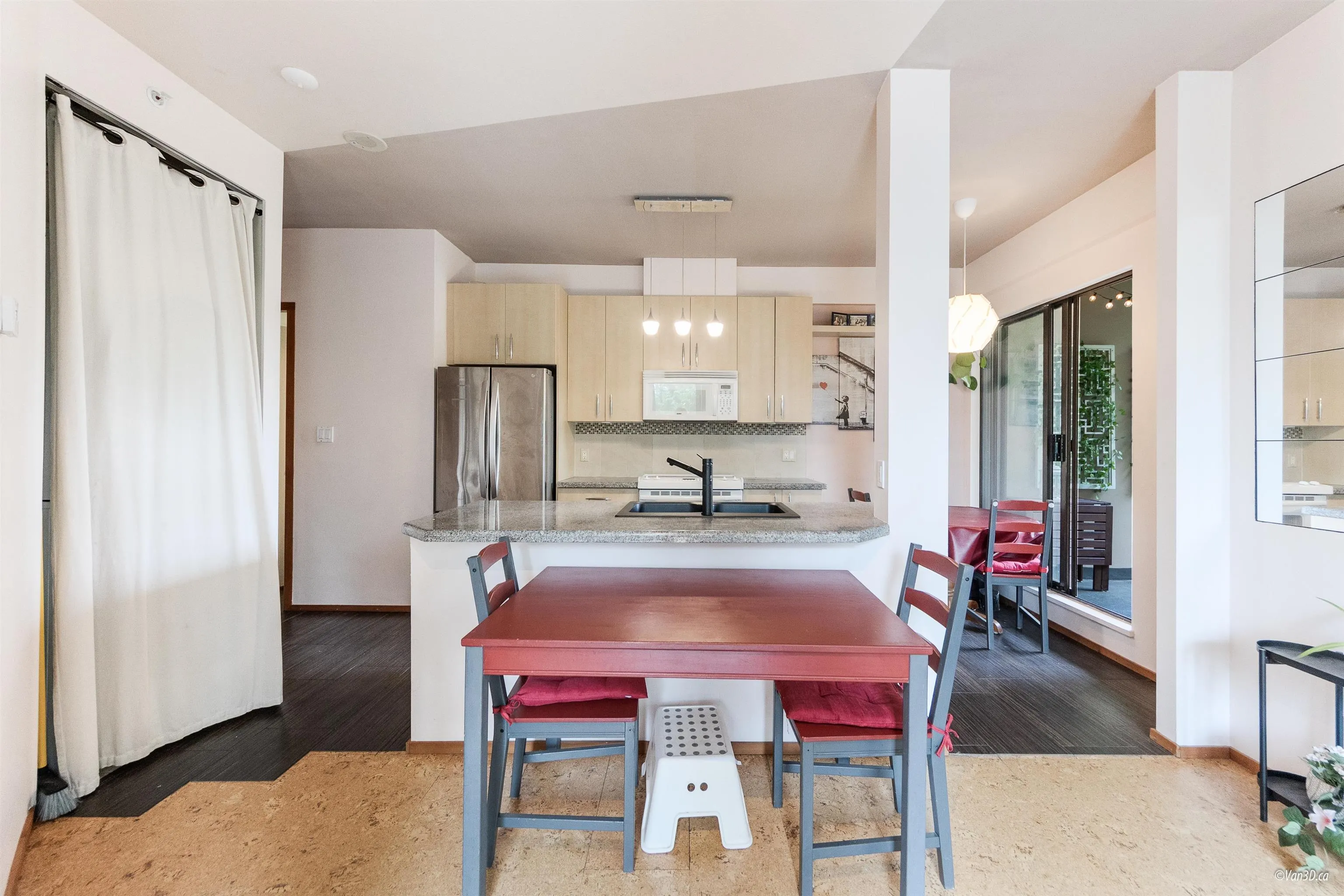 407 7388 Sandborne Avenue