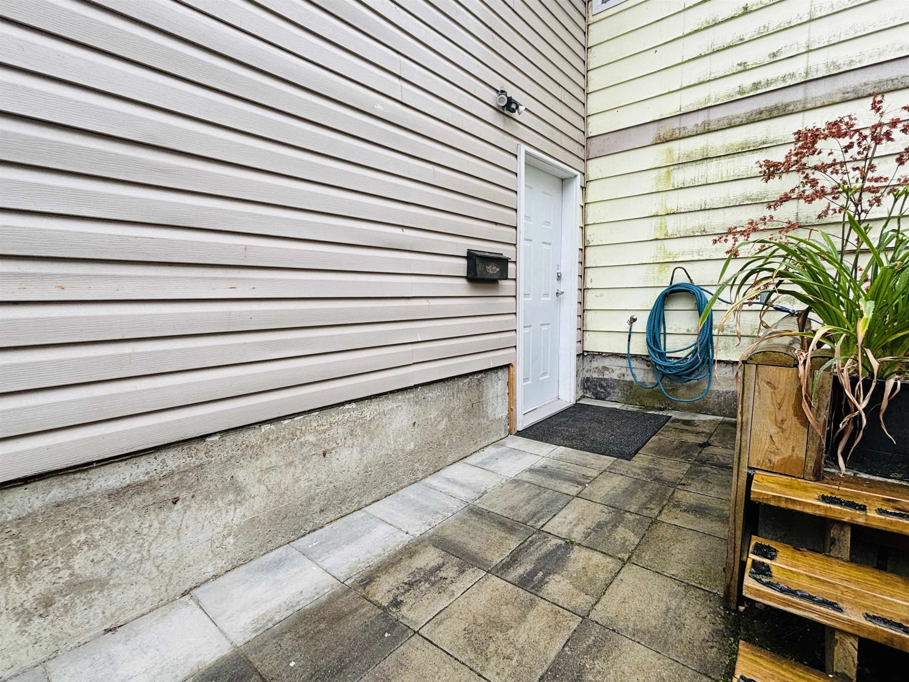 Garden-Level 1847 Prairie Avenue