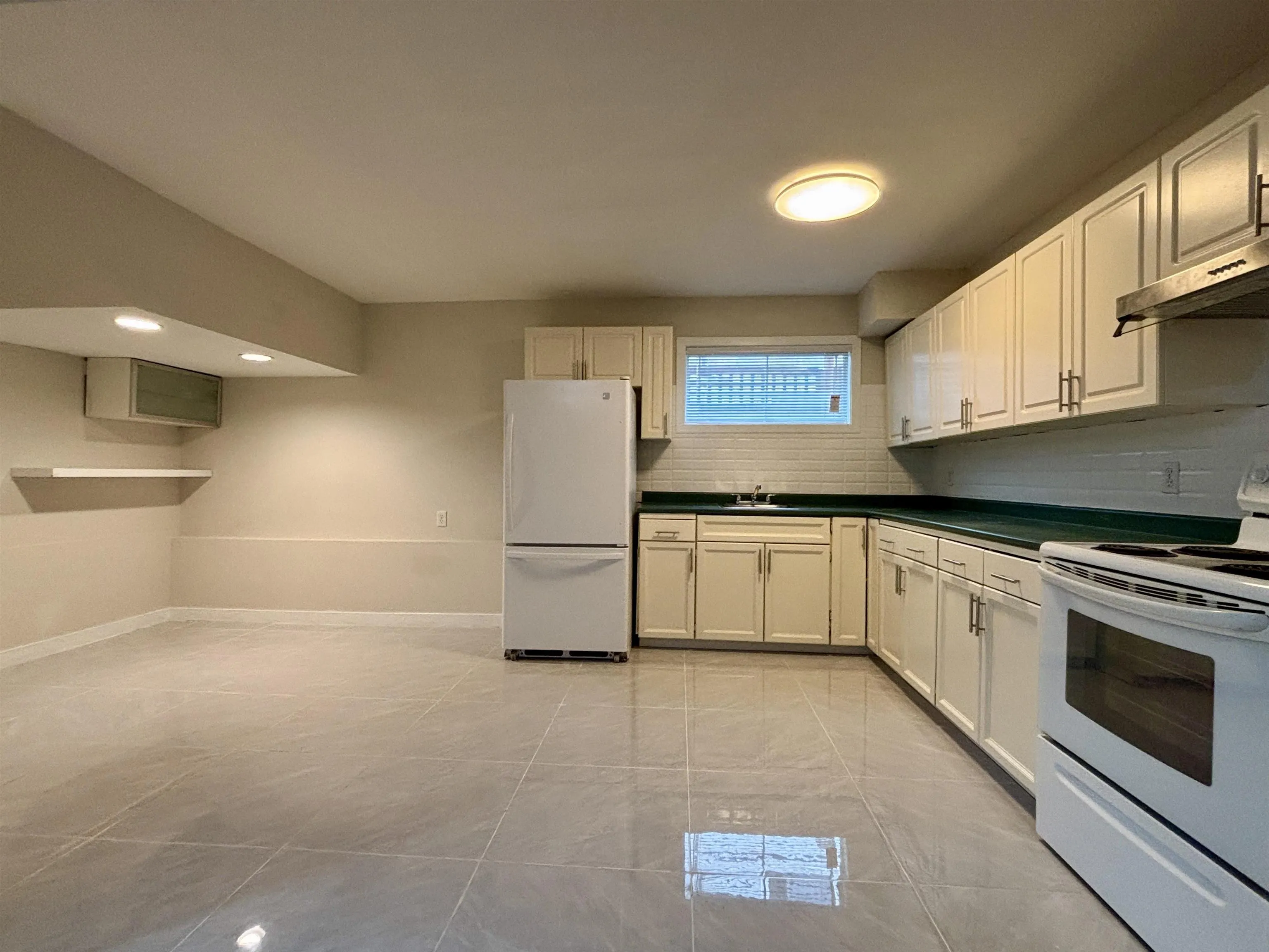 Garden-Level 1847 Prairie Avenue