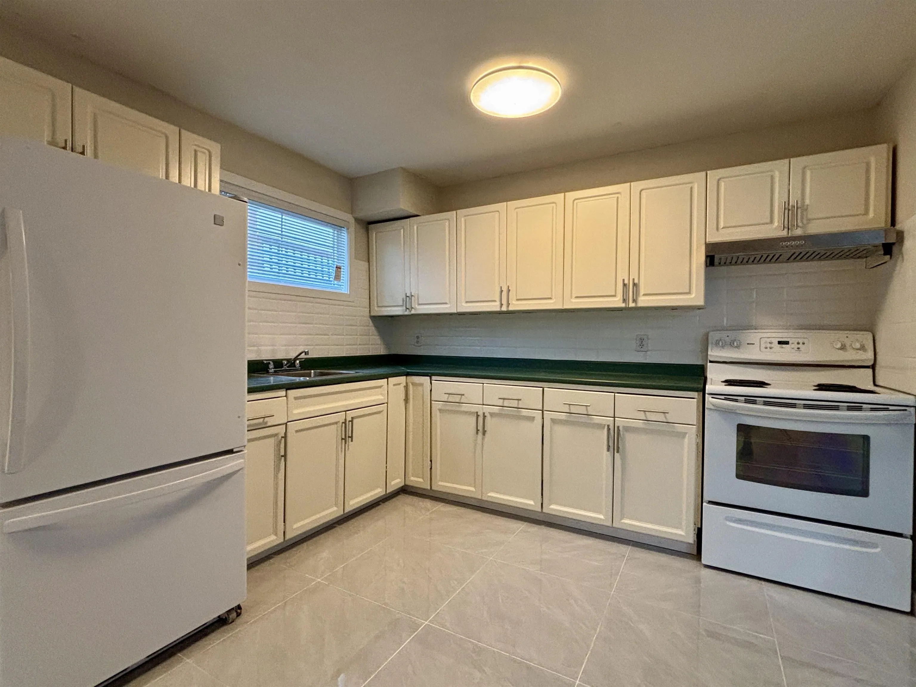 Garden-Level 1847 Prairie Avenue