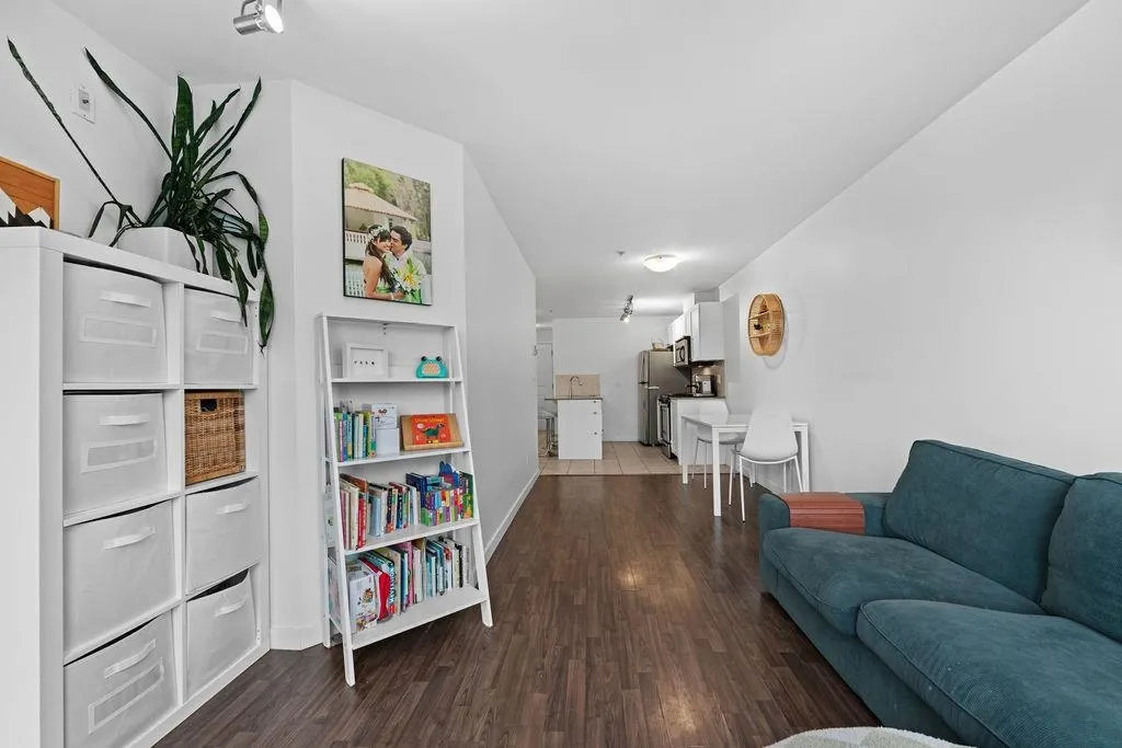 306 2636 E Hastings Street
