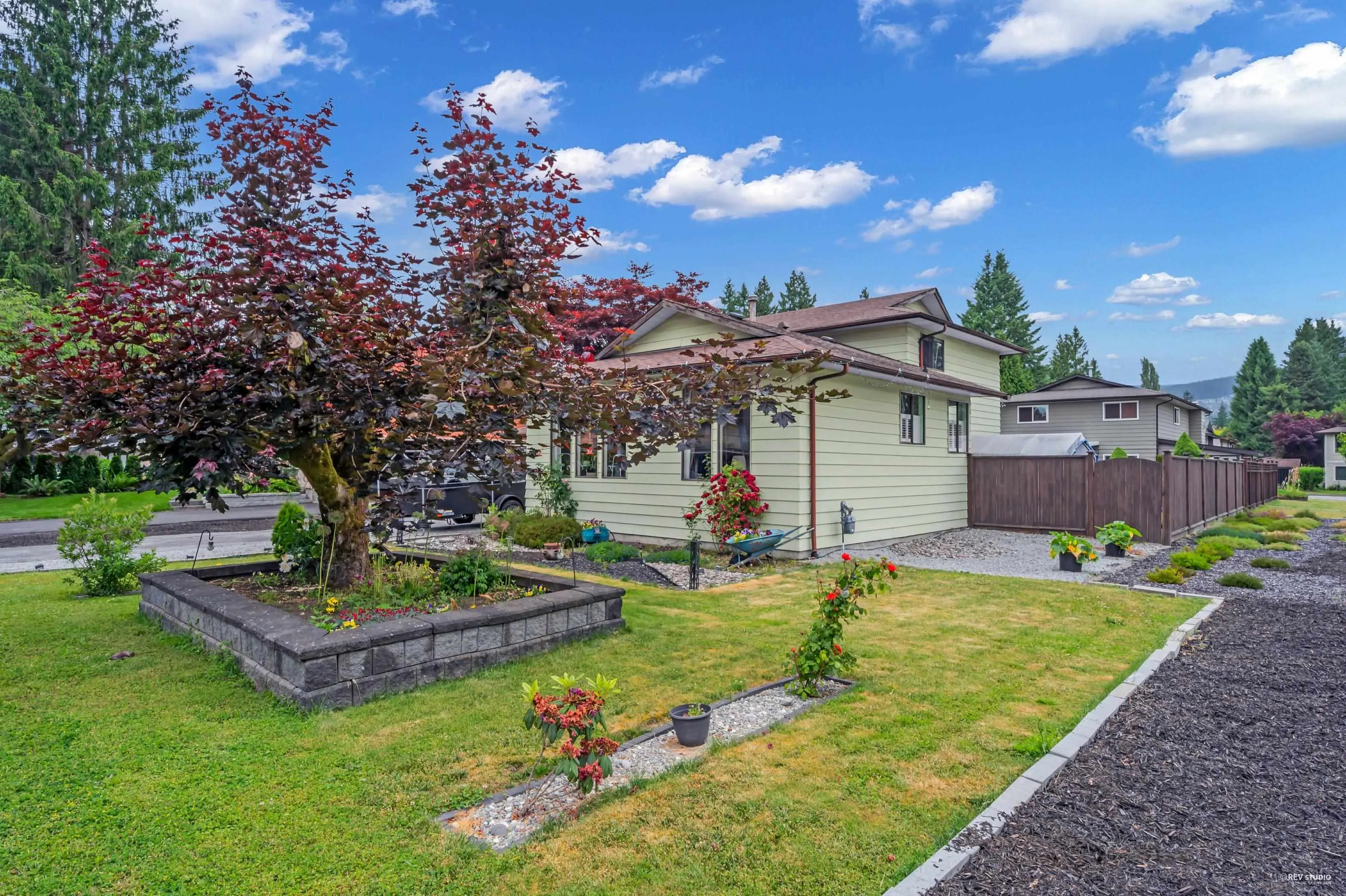 835 Alder Place