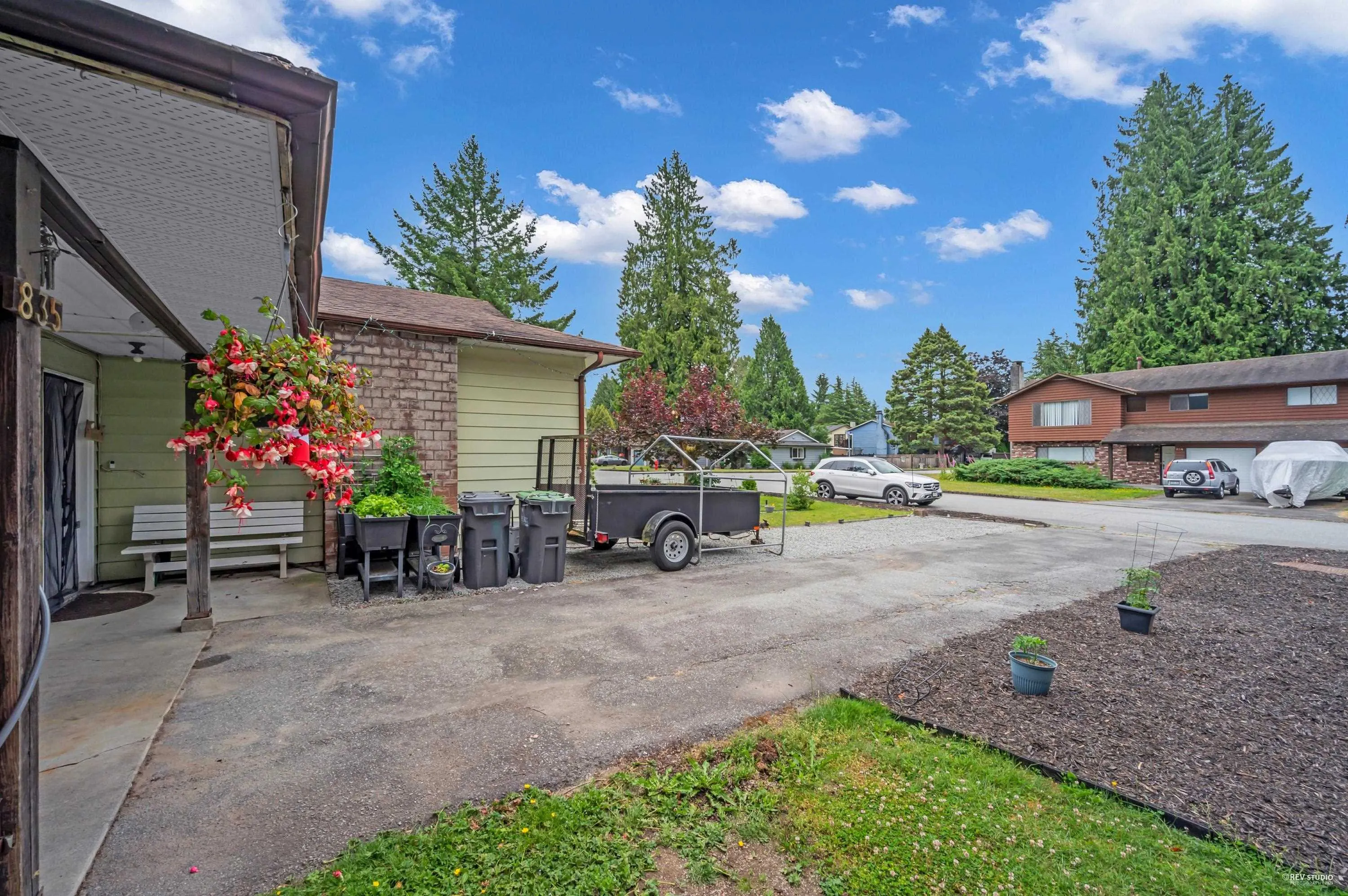 835 Alder Place