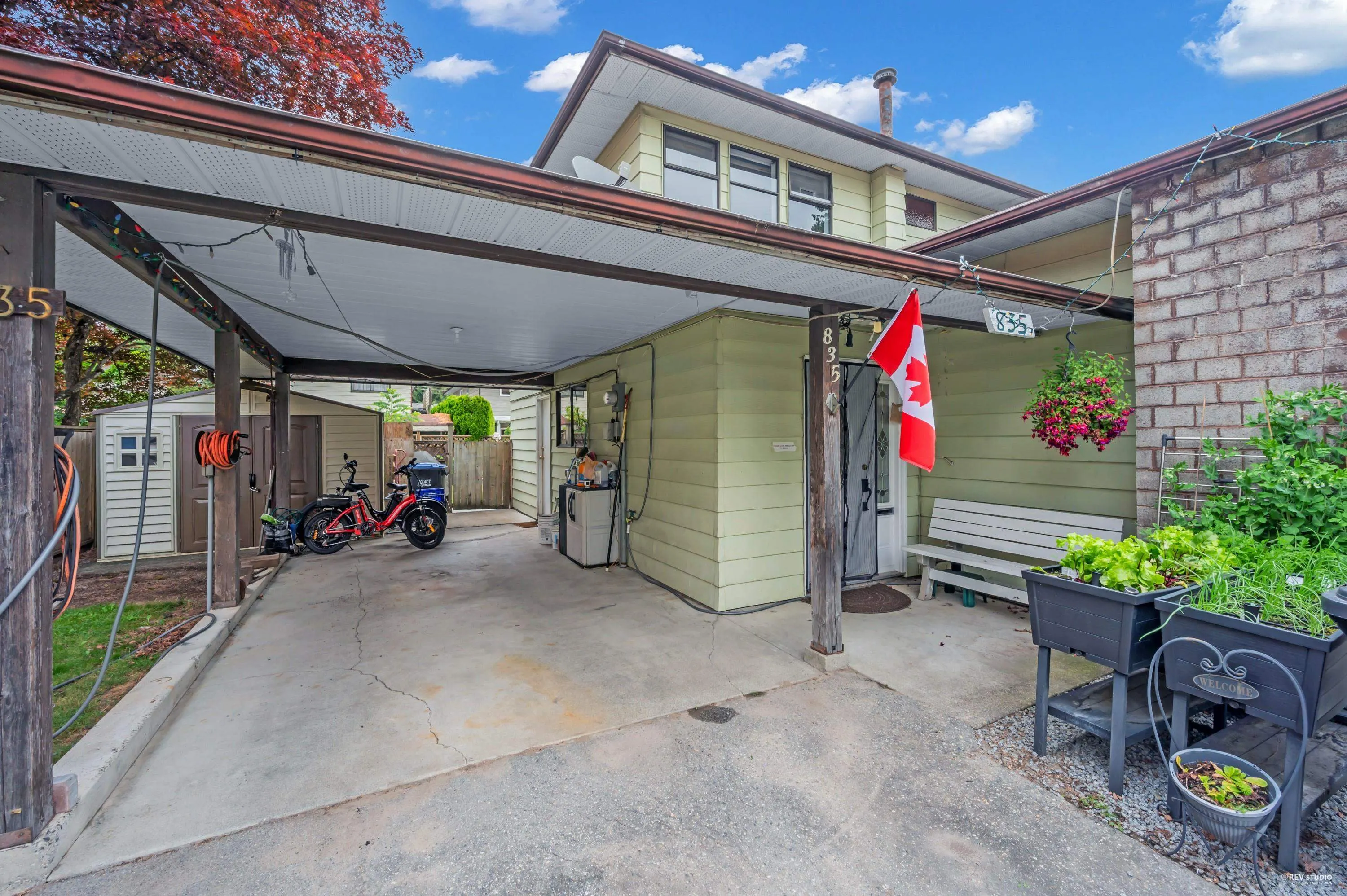 835 Alder Place