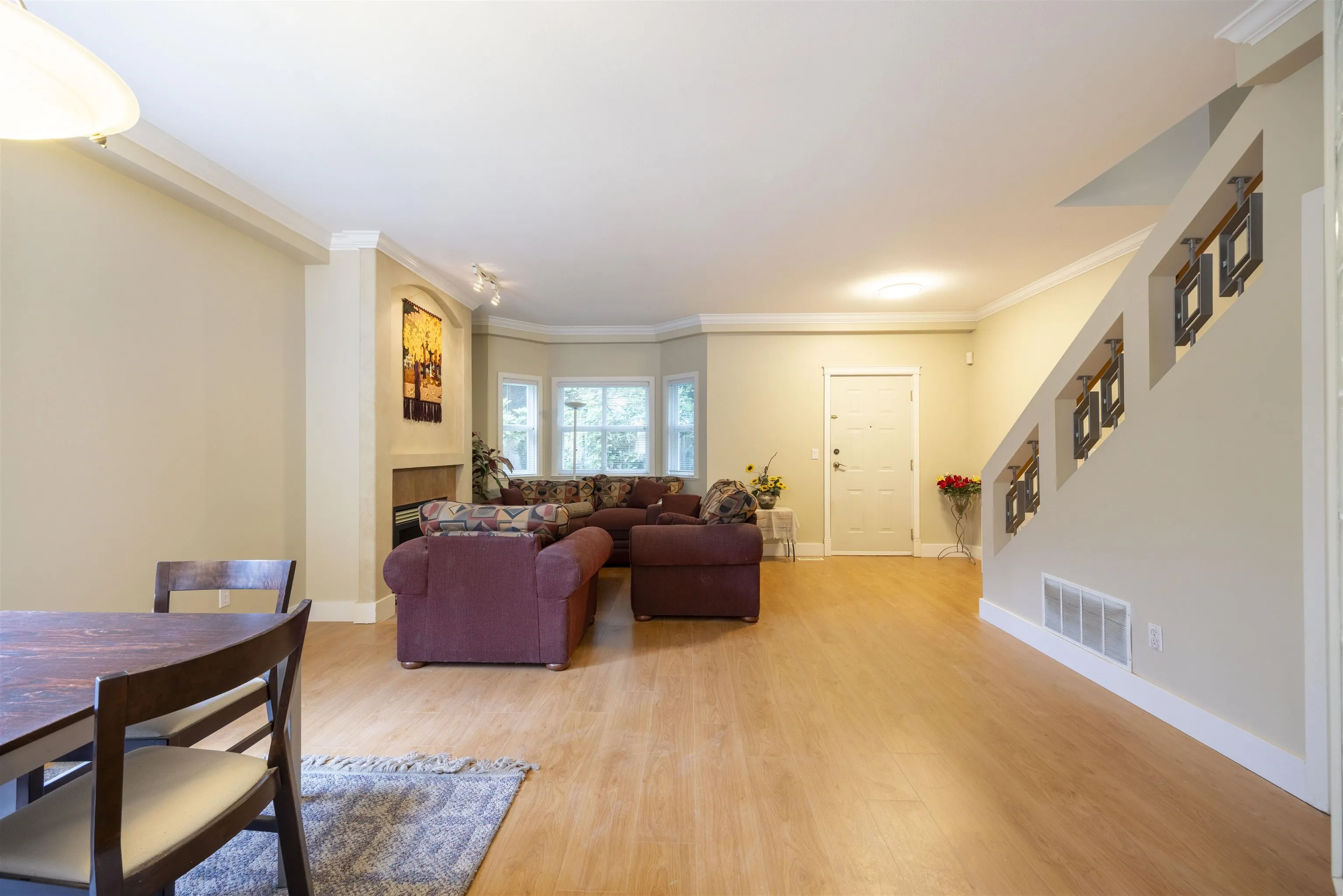 5 7833 St. Albans Road