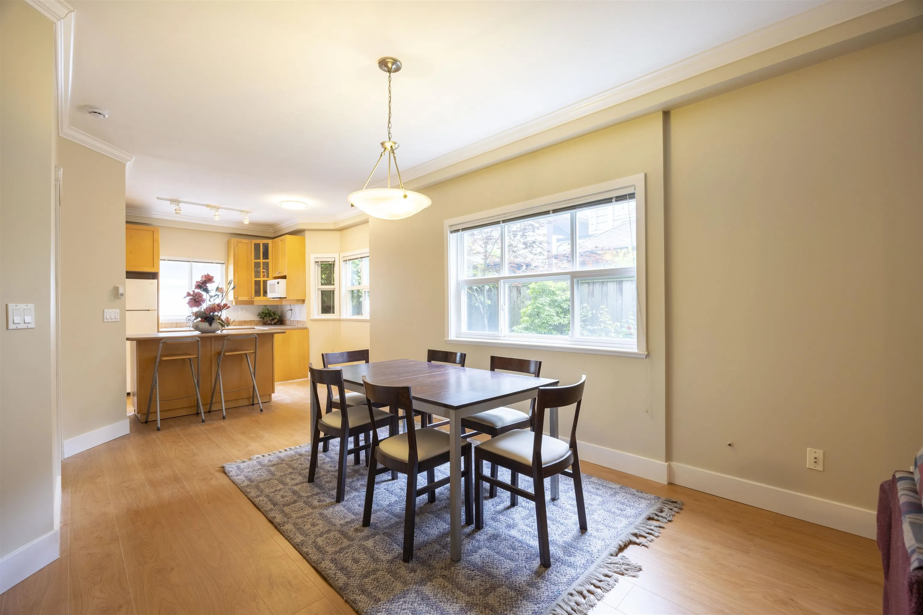 5 7833 St. Albans Road