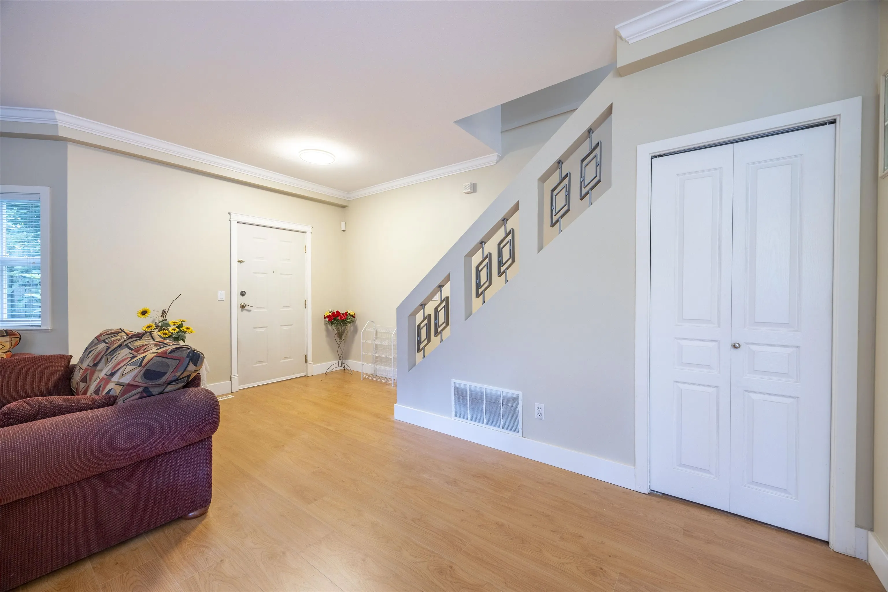5 7833 St. Albans Road