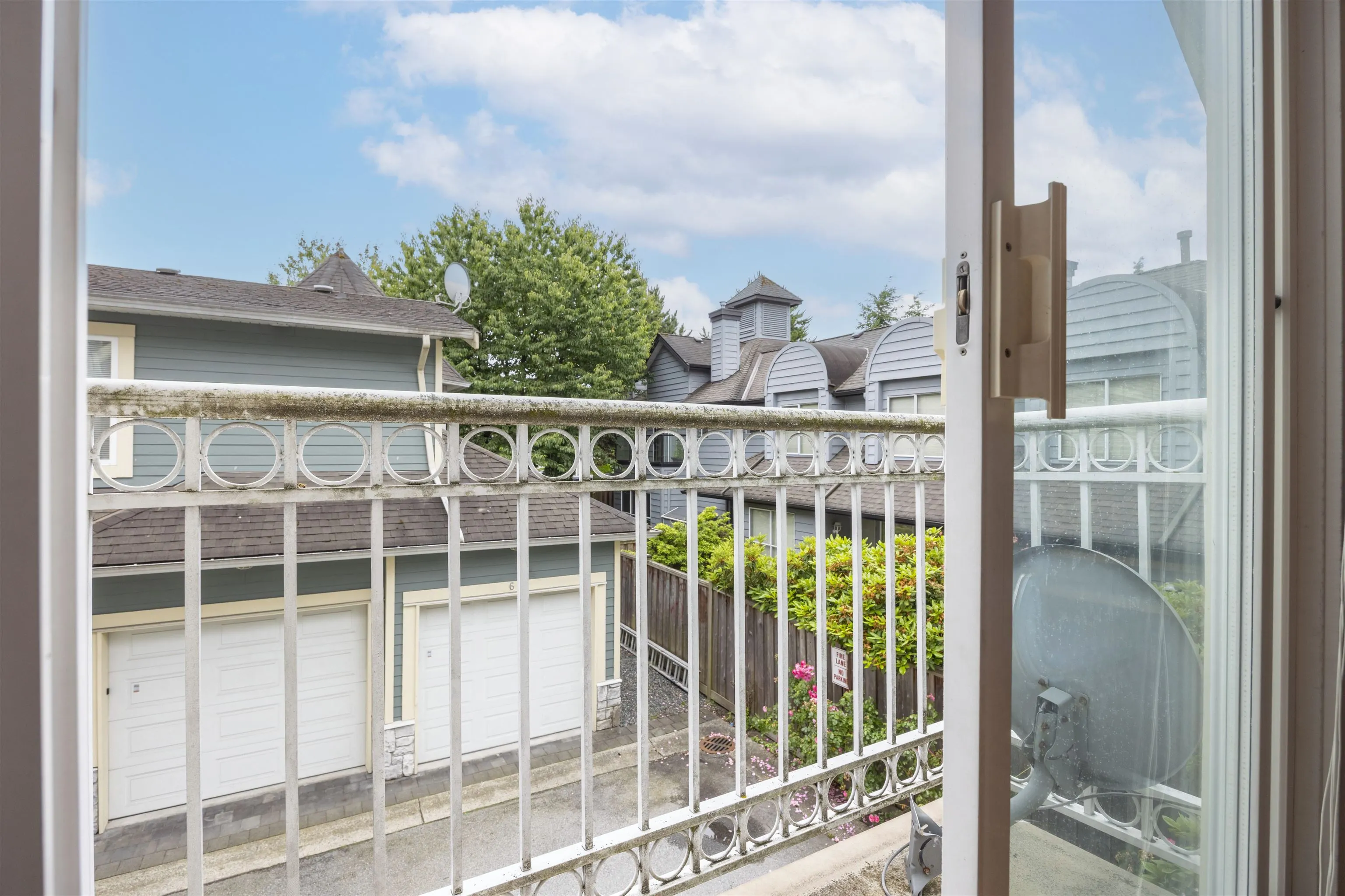 5 7833 St. Albans Road
