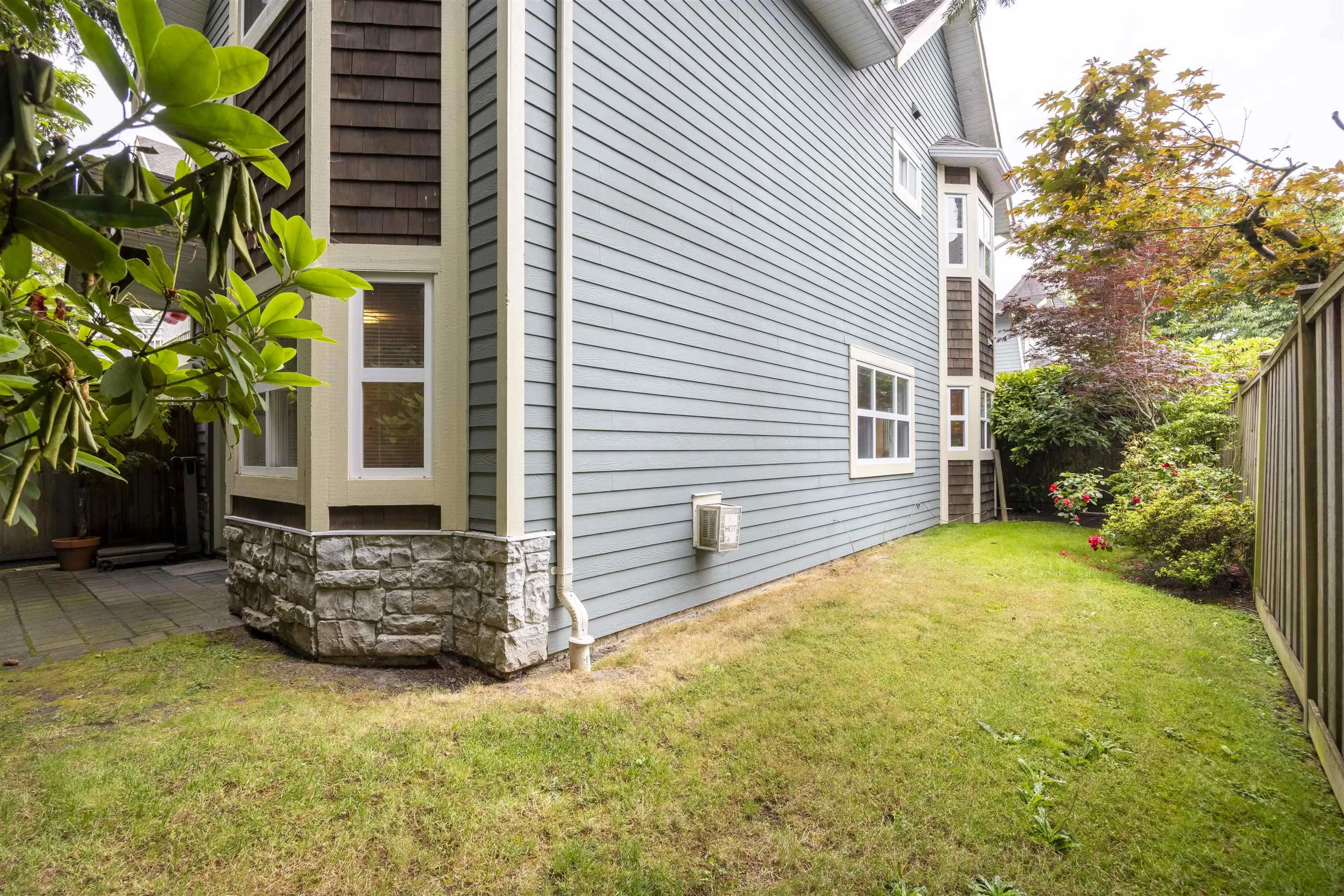 5 7833 St. Albans Road