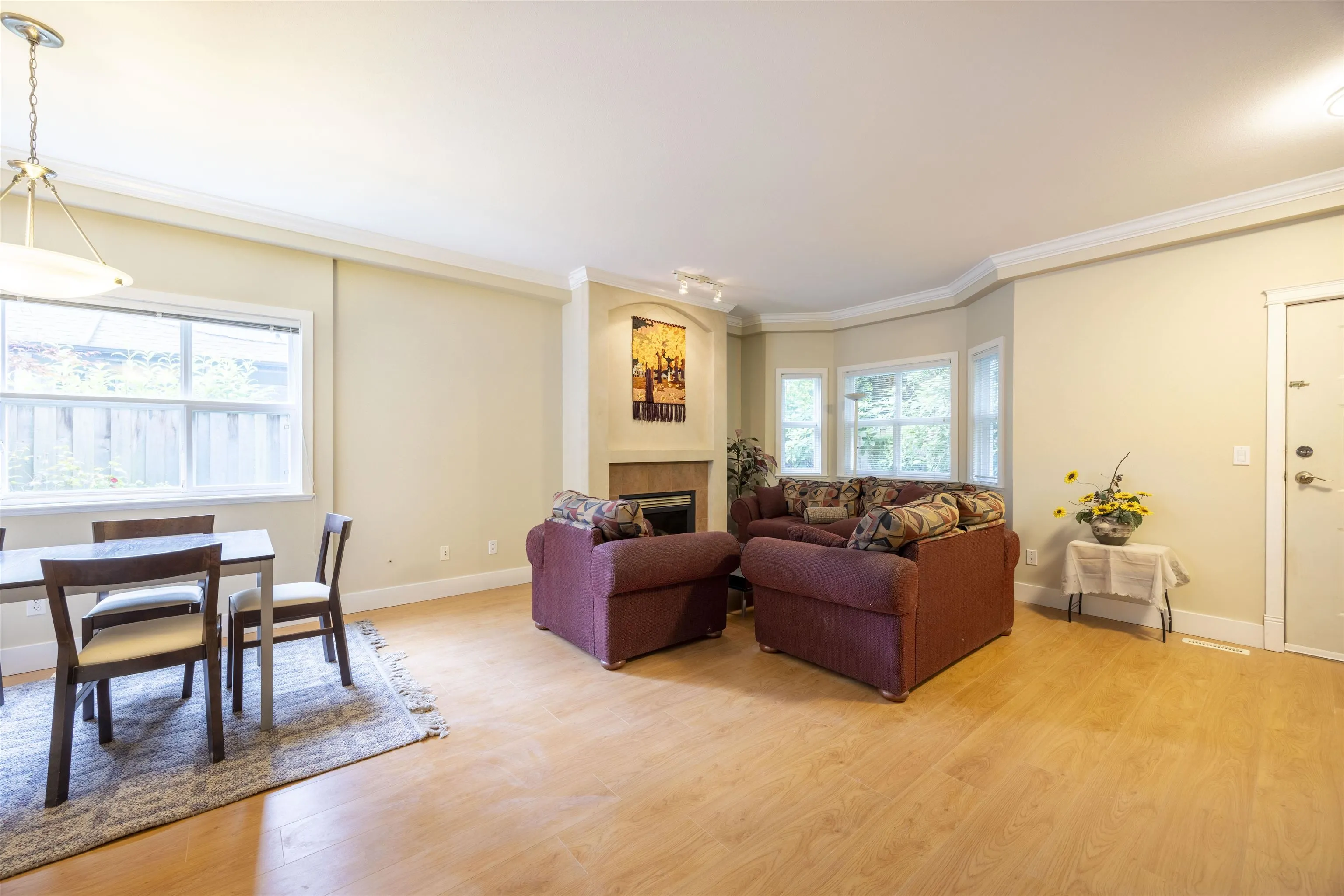 5 7833 St. Albans Road