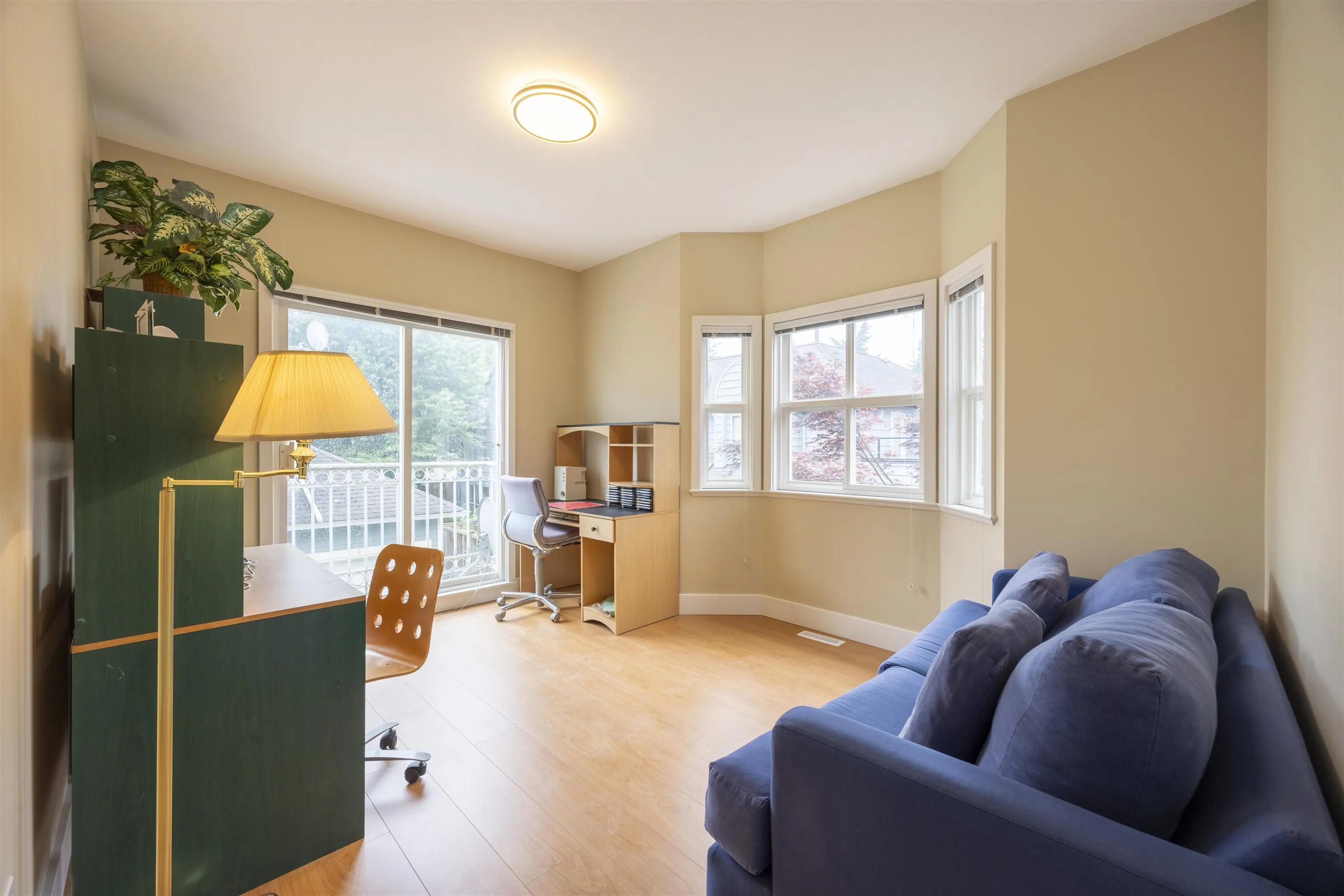 5 7833 St. Albans Road