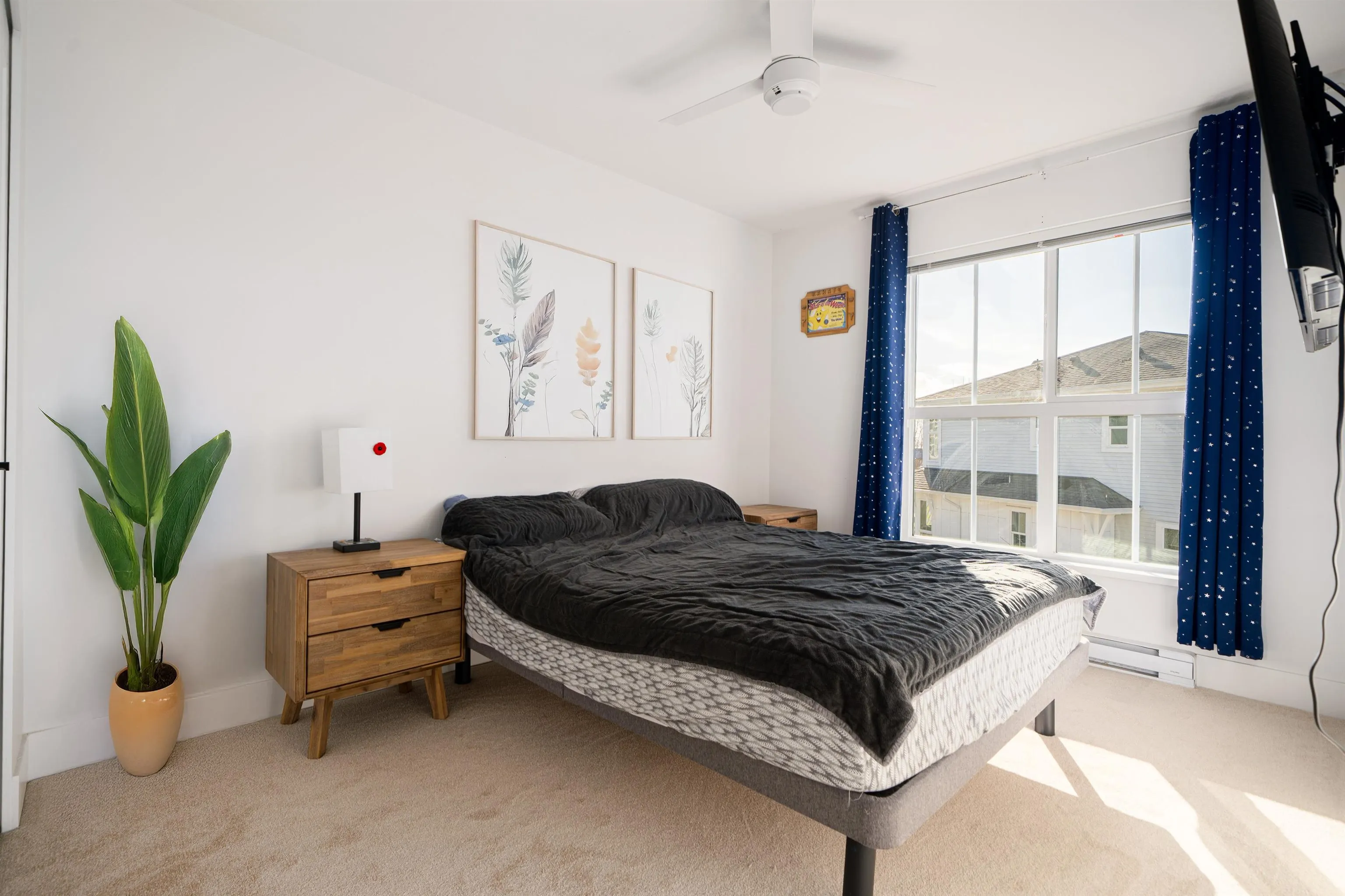 12 4656 Orca Way
