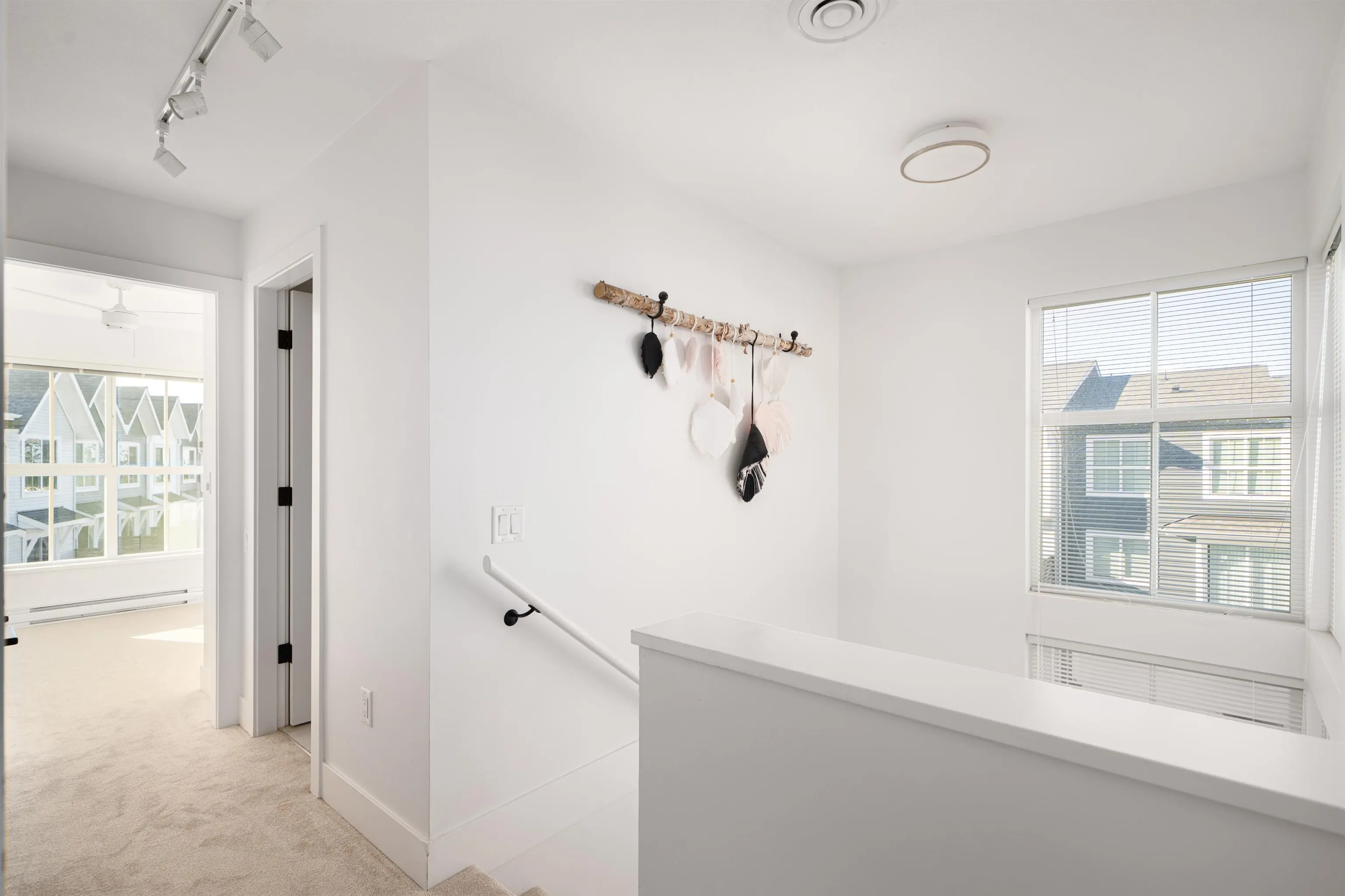 12 4656 Orca Way