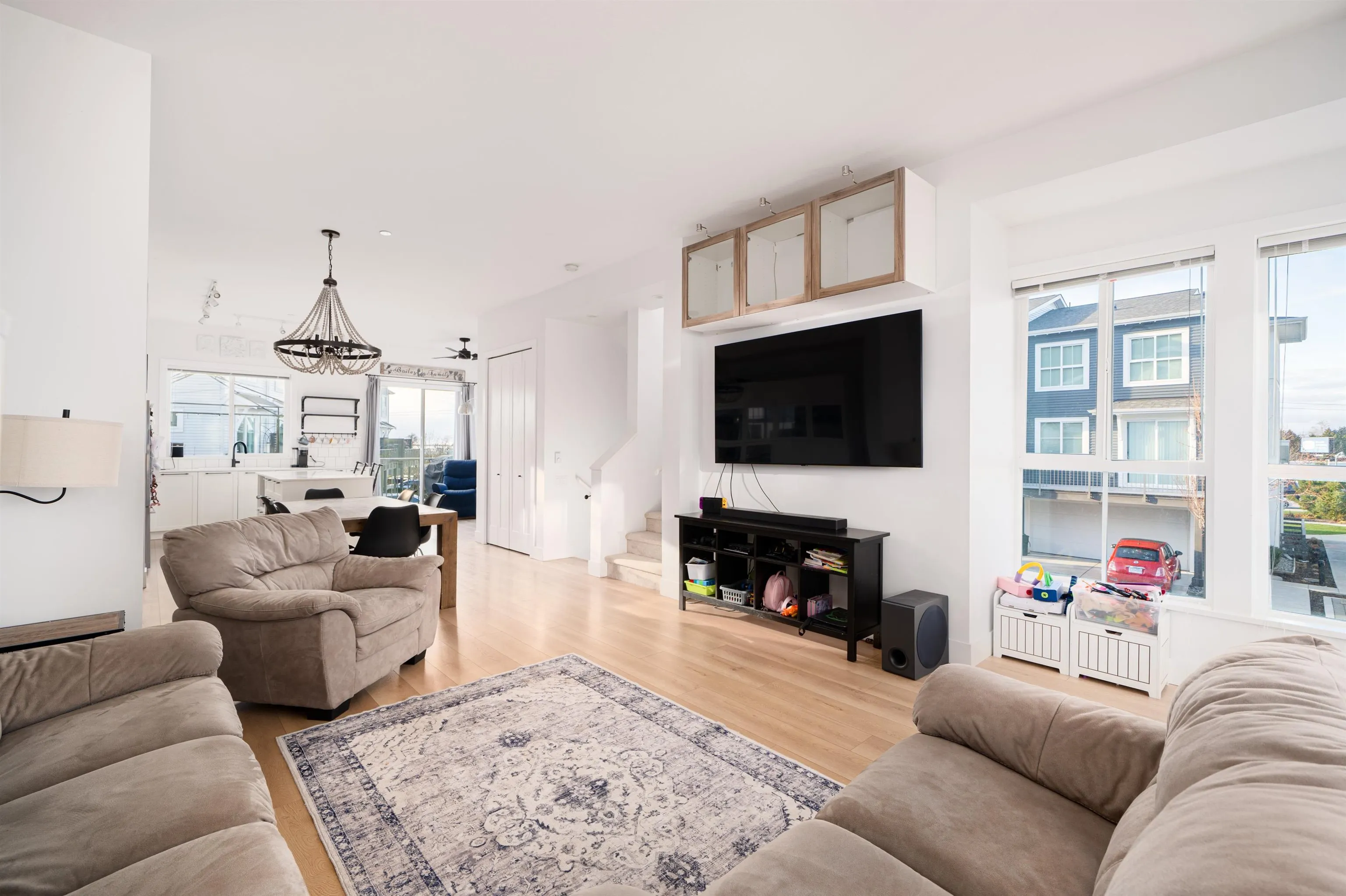 12 4656 Orca Way