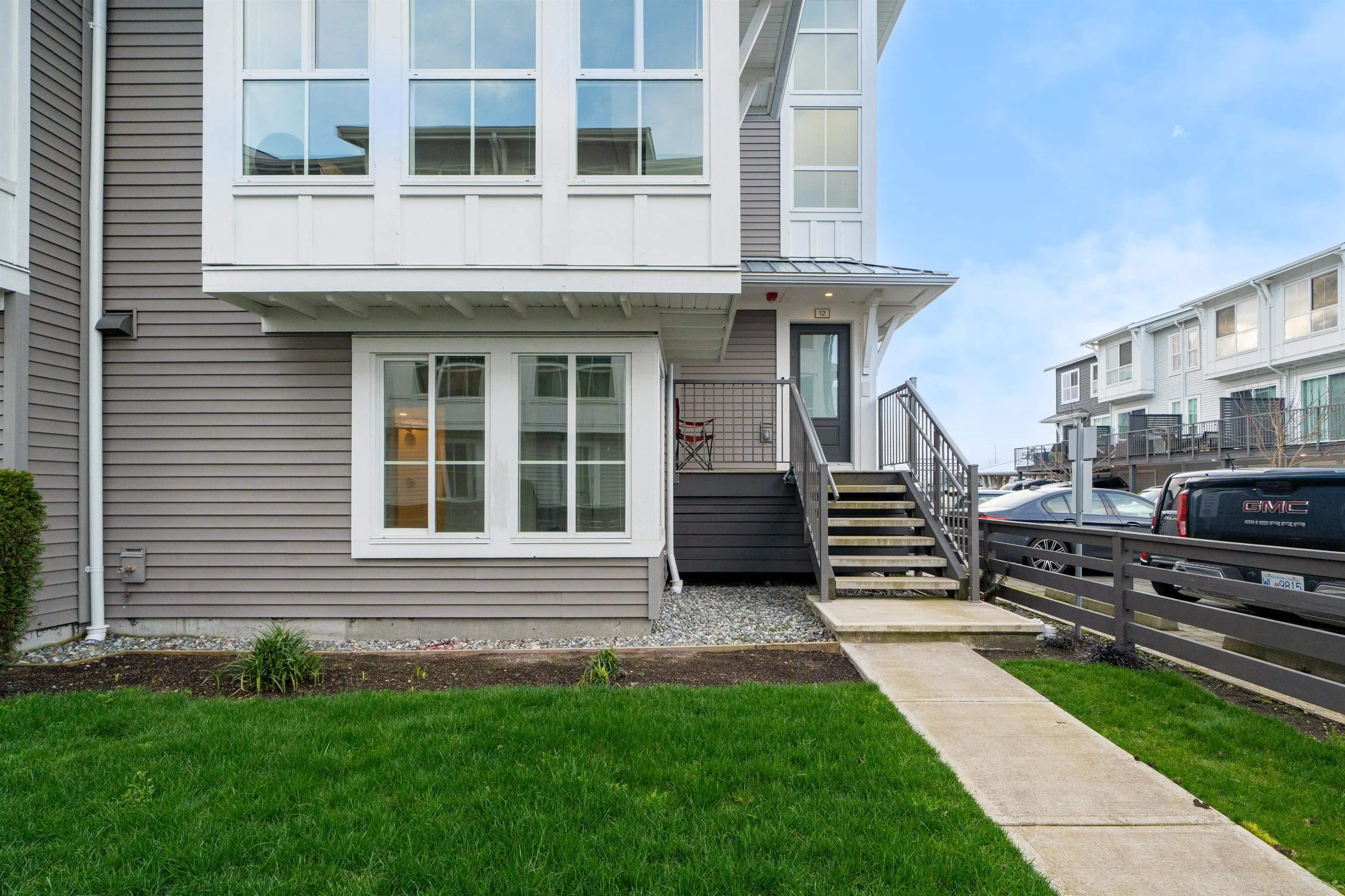12 4656 Orca Way