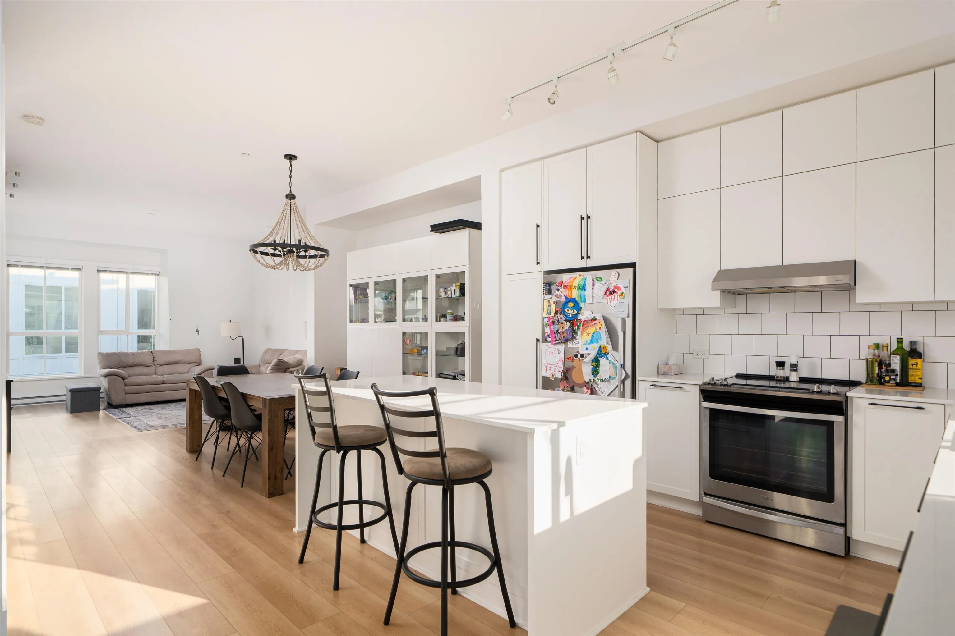 12 4656 Orca Way