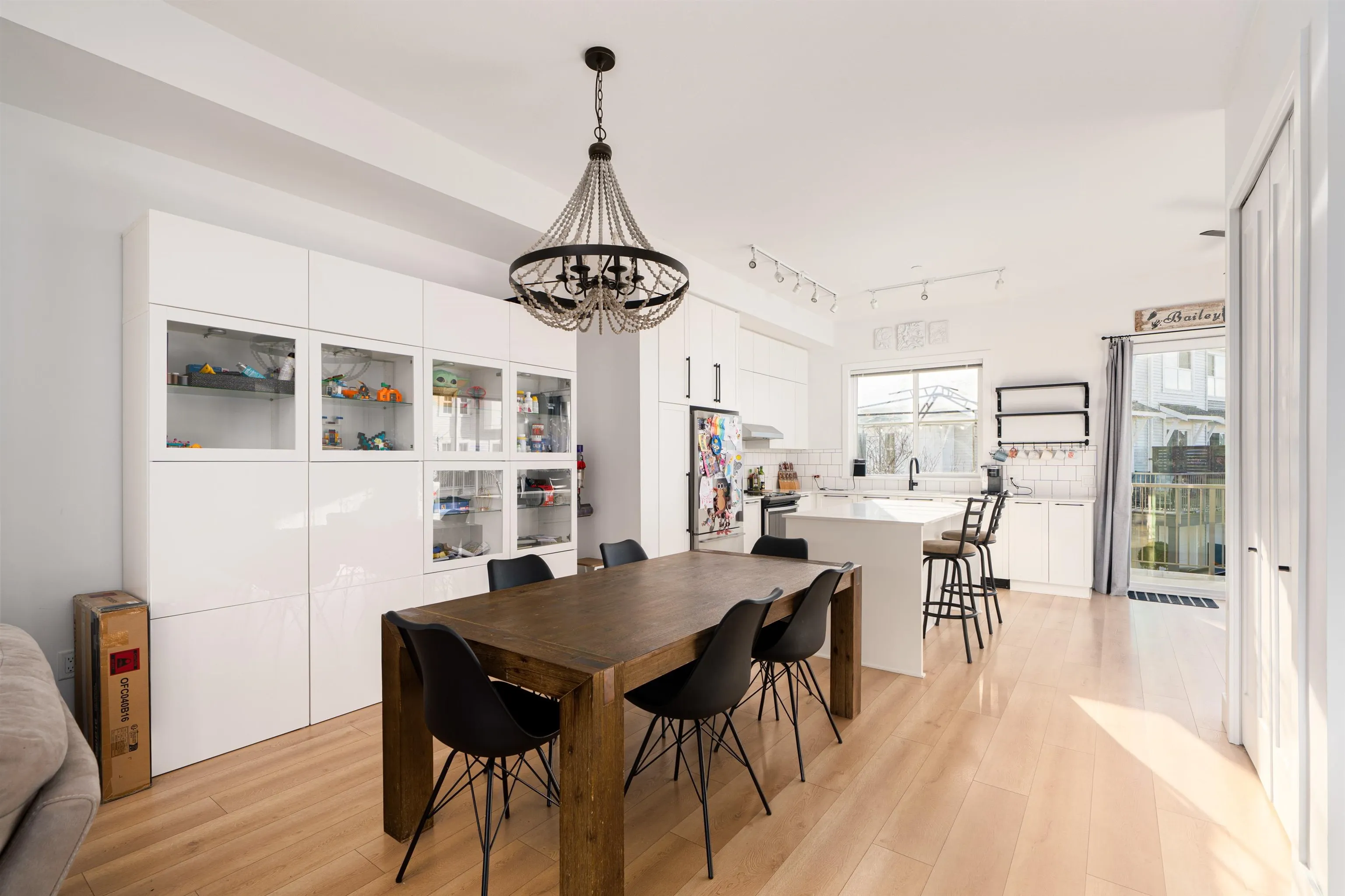 12 4656 Orca Way