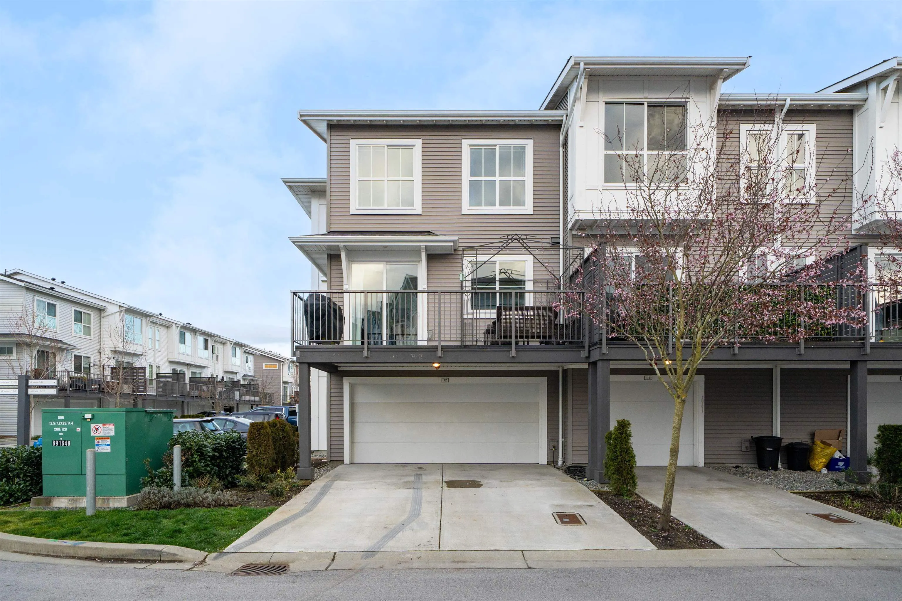 12 4656 Orca Way