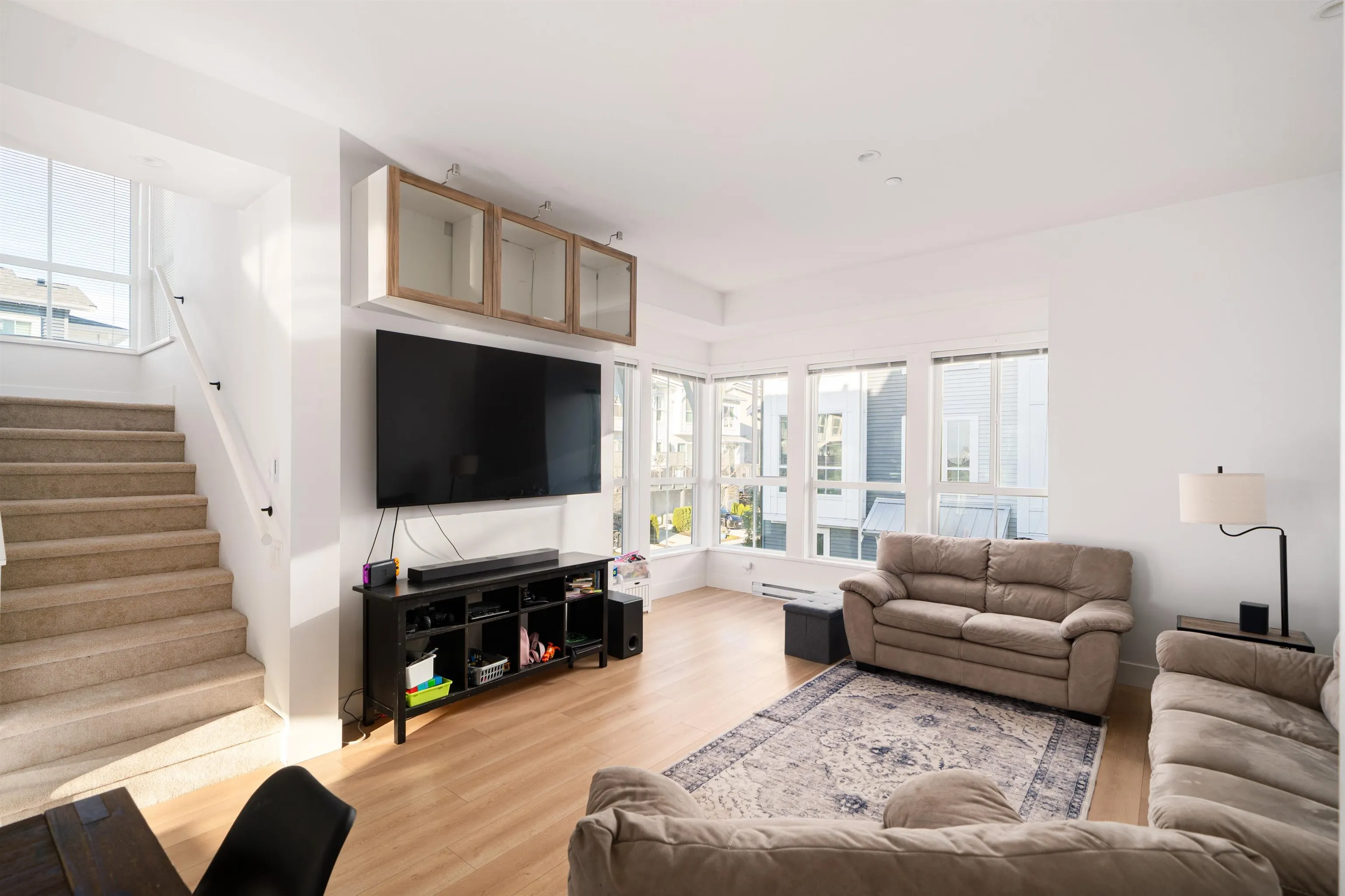 12 4656 Orca Way