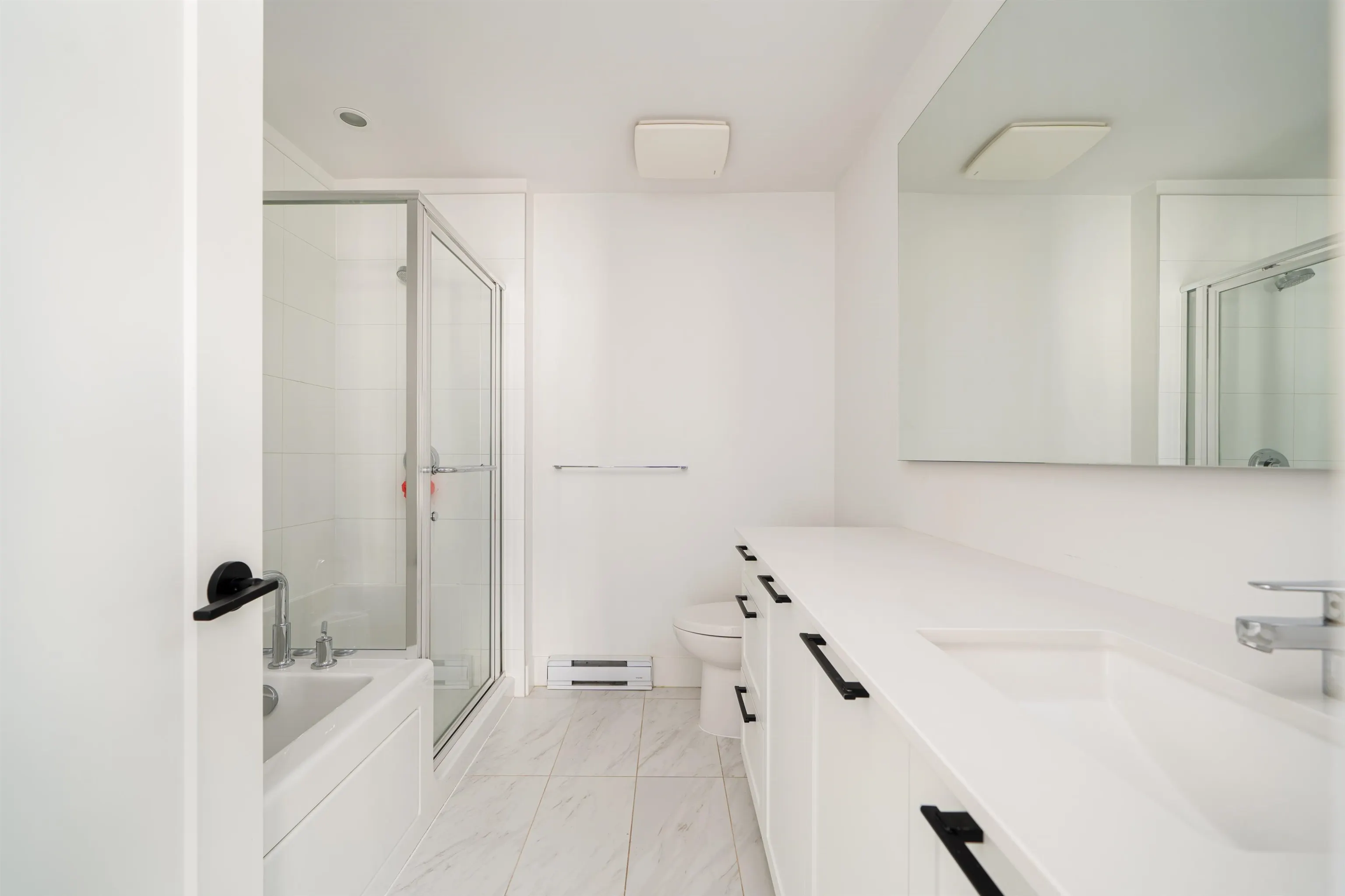 12 4656 Orca Way