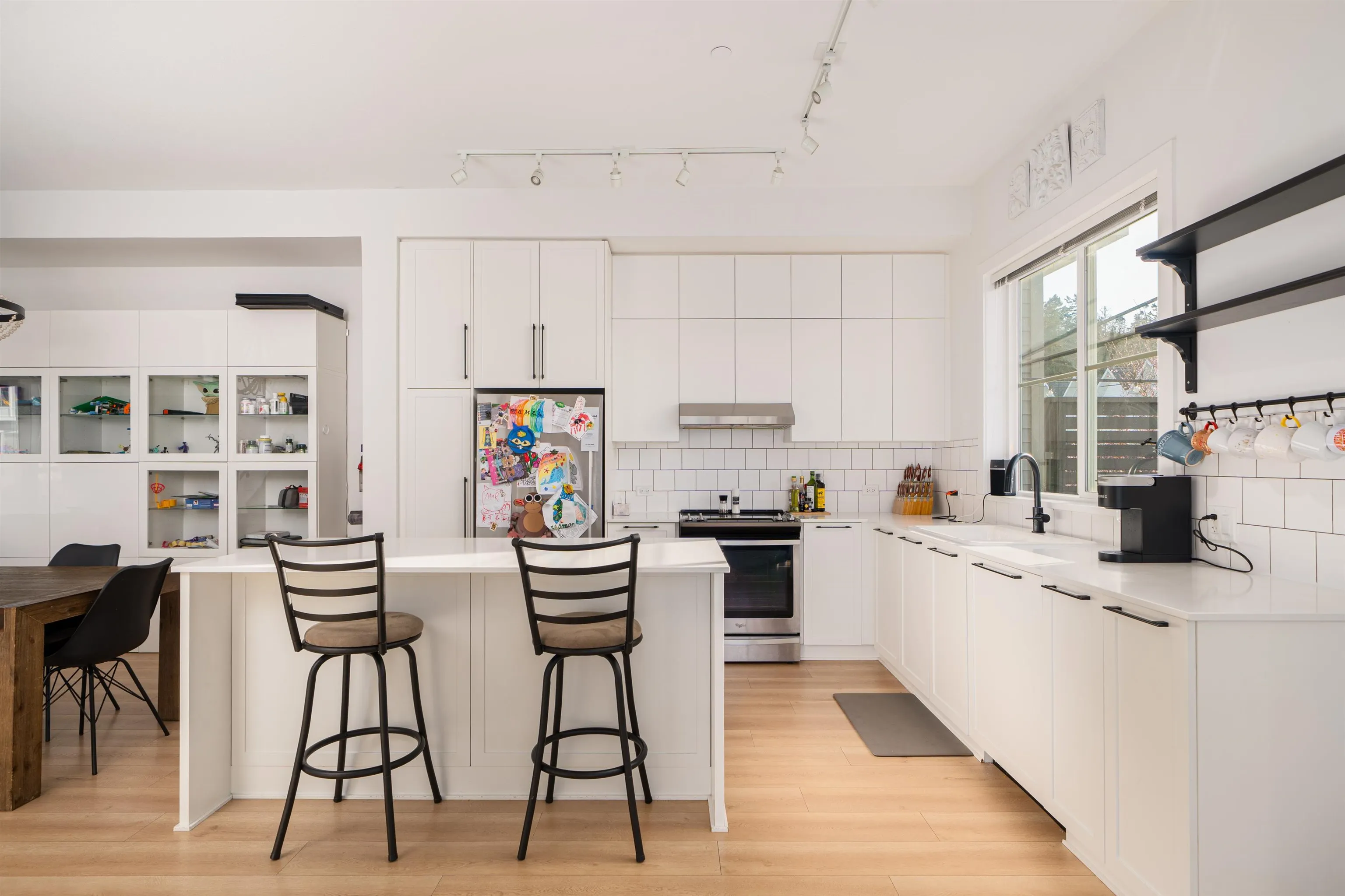 12 4656 Orca Way