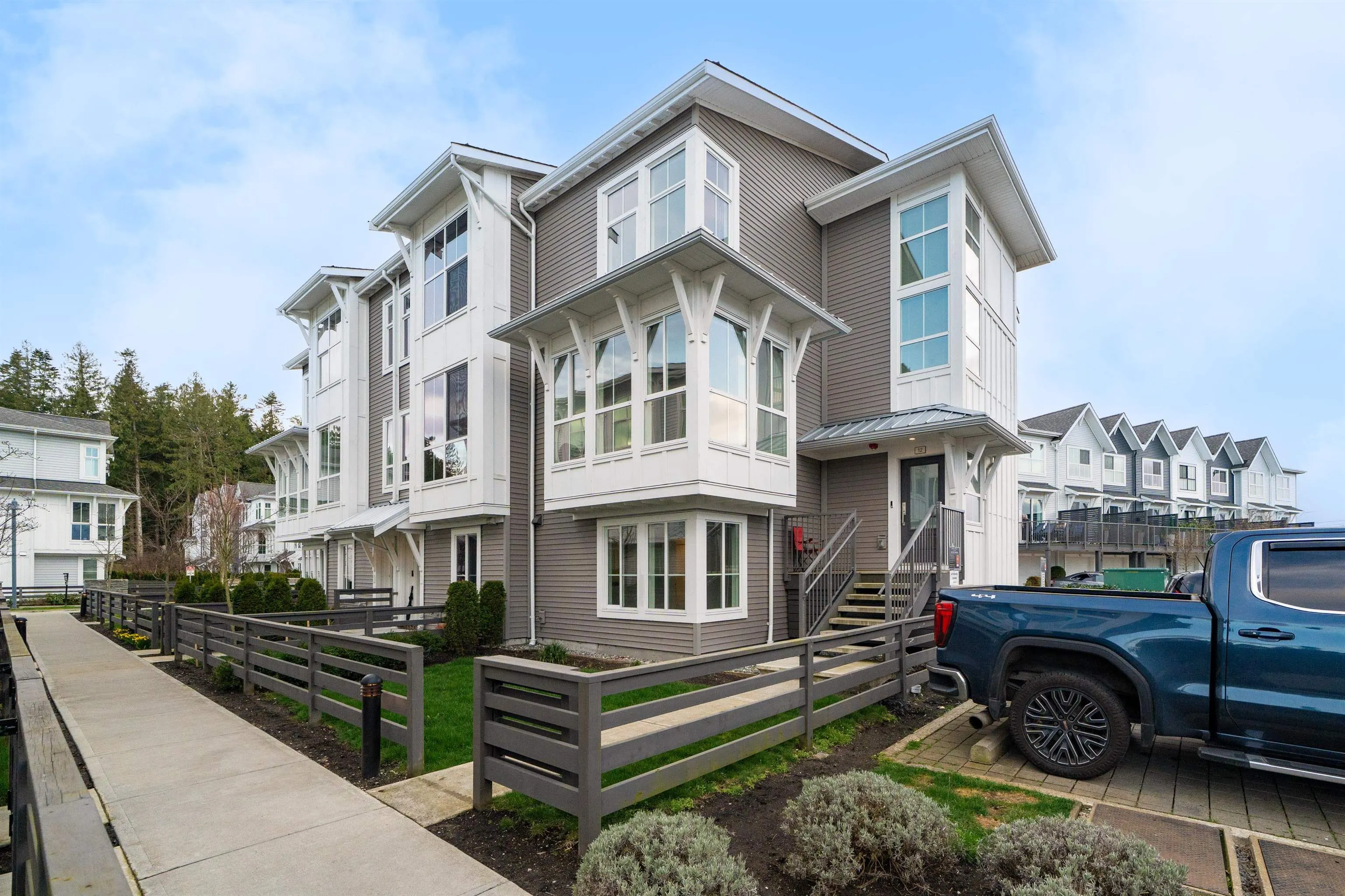 12 4656 Orca Way