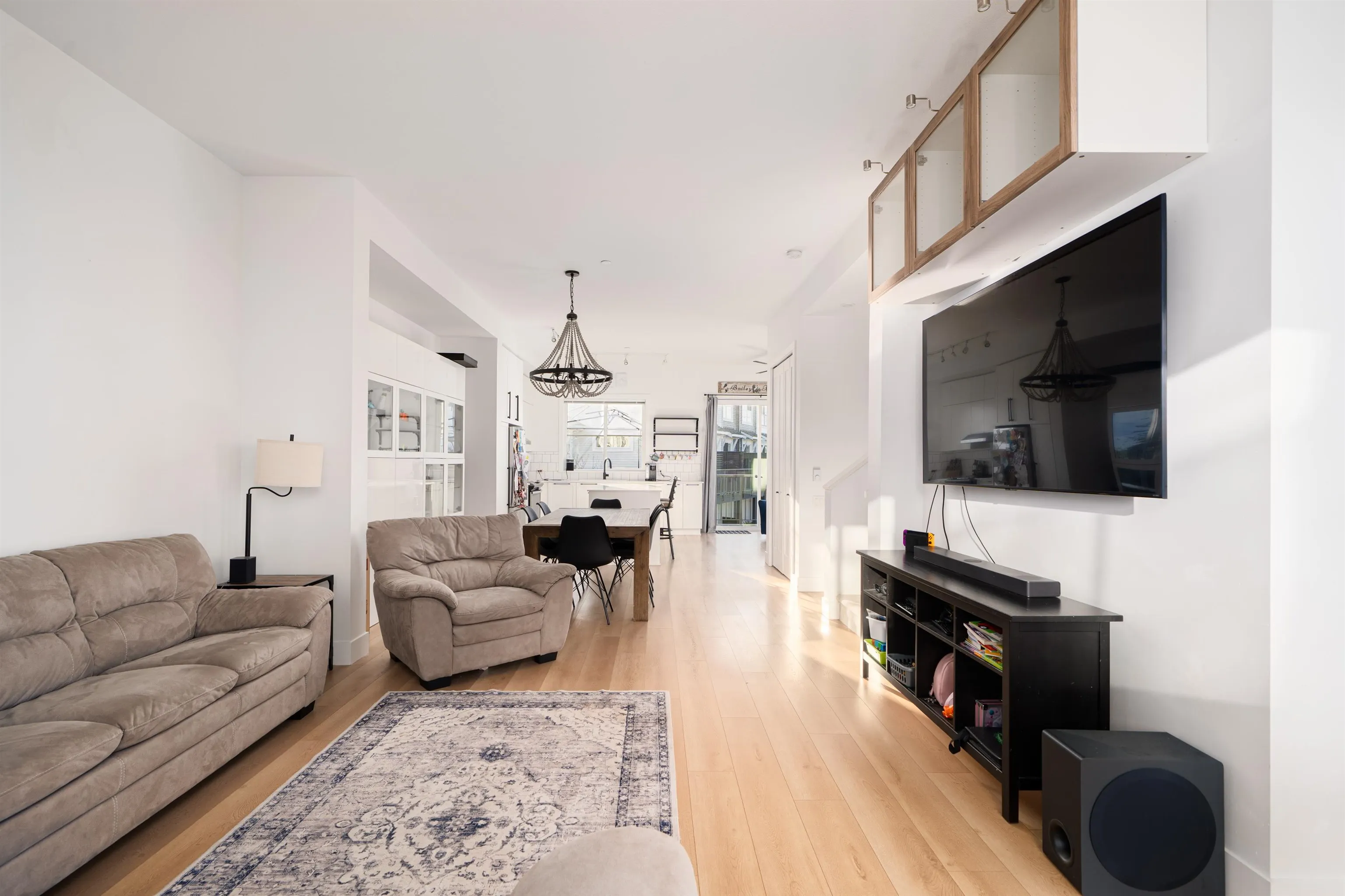 12 4656 Orca Way