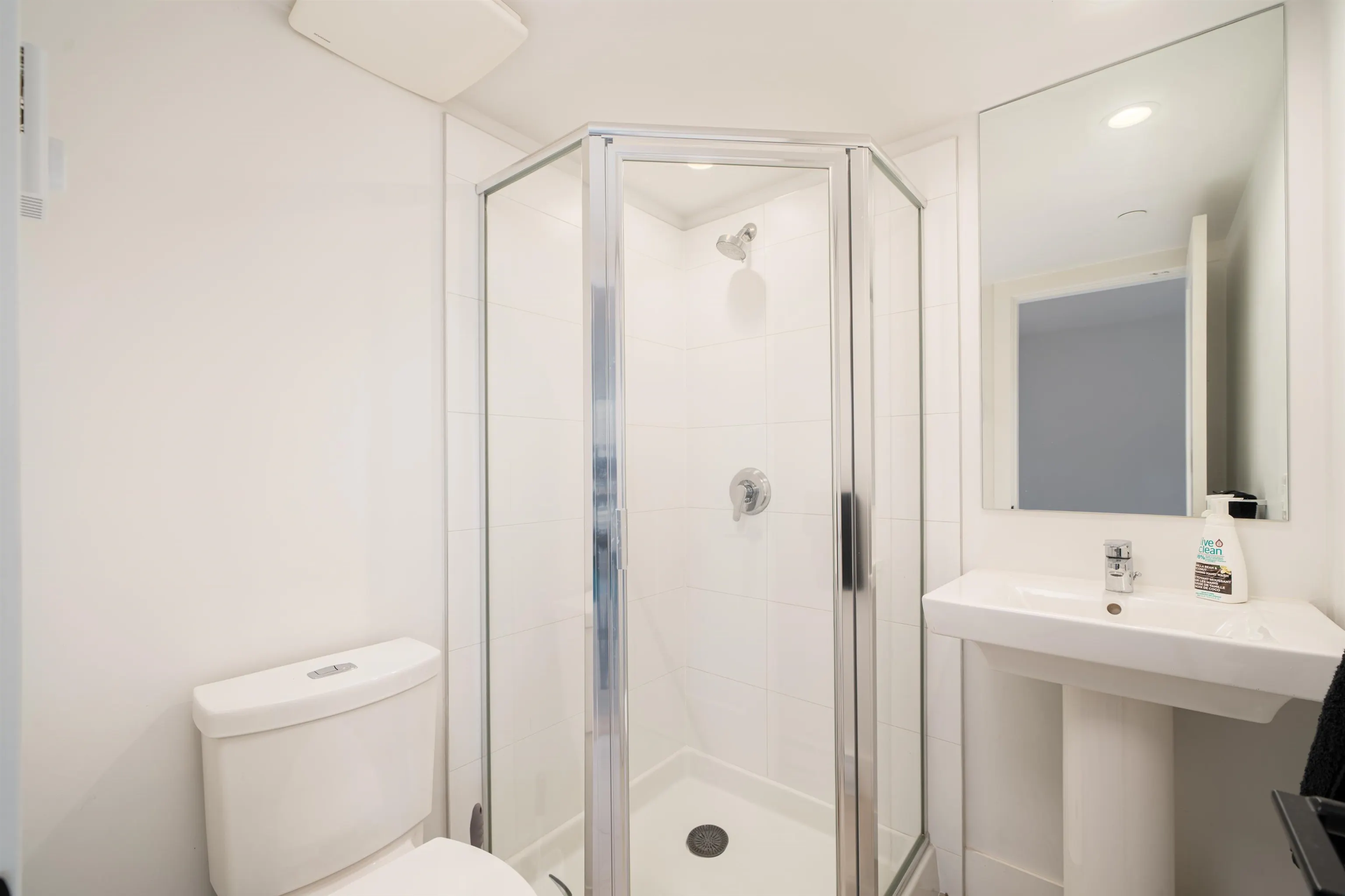 12 4656 Orca Way