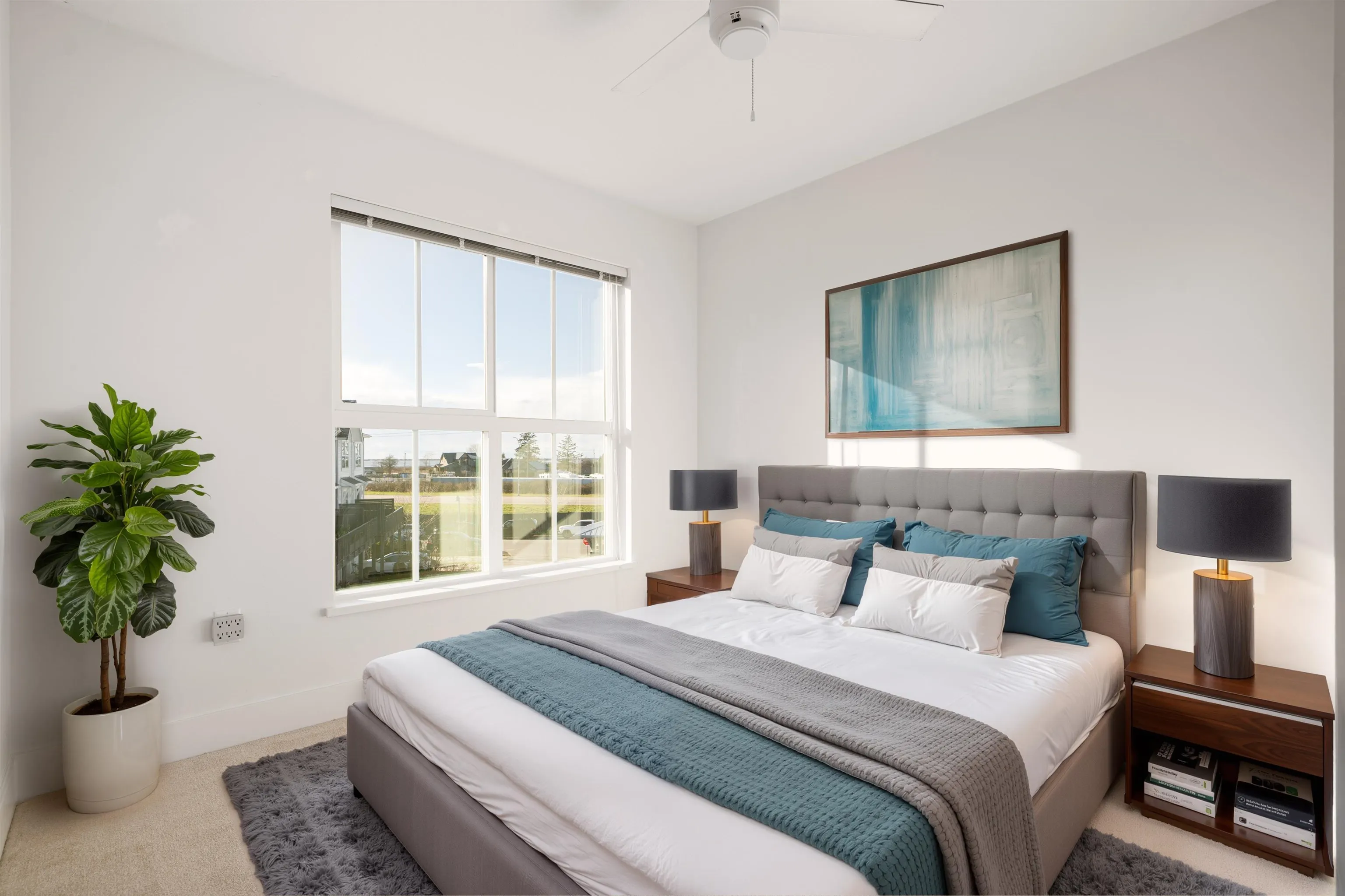 12 4656 Orca Way