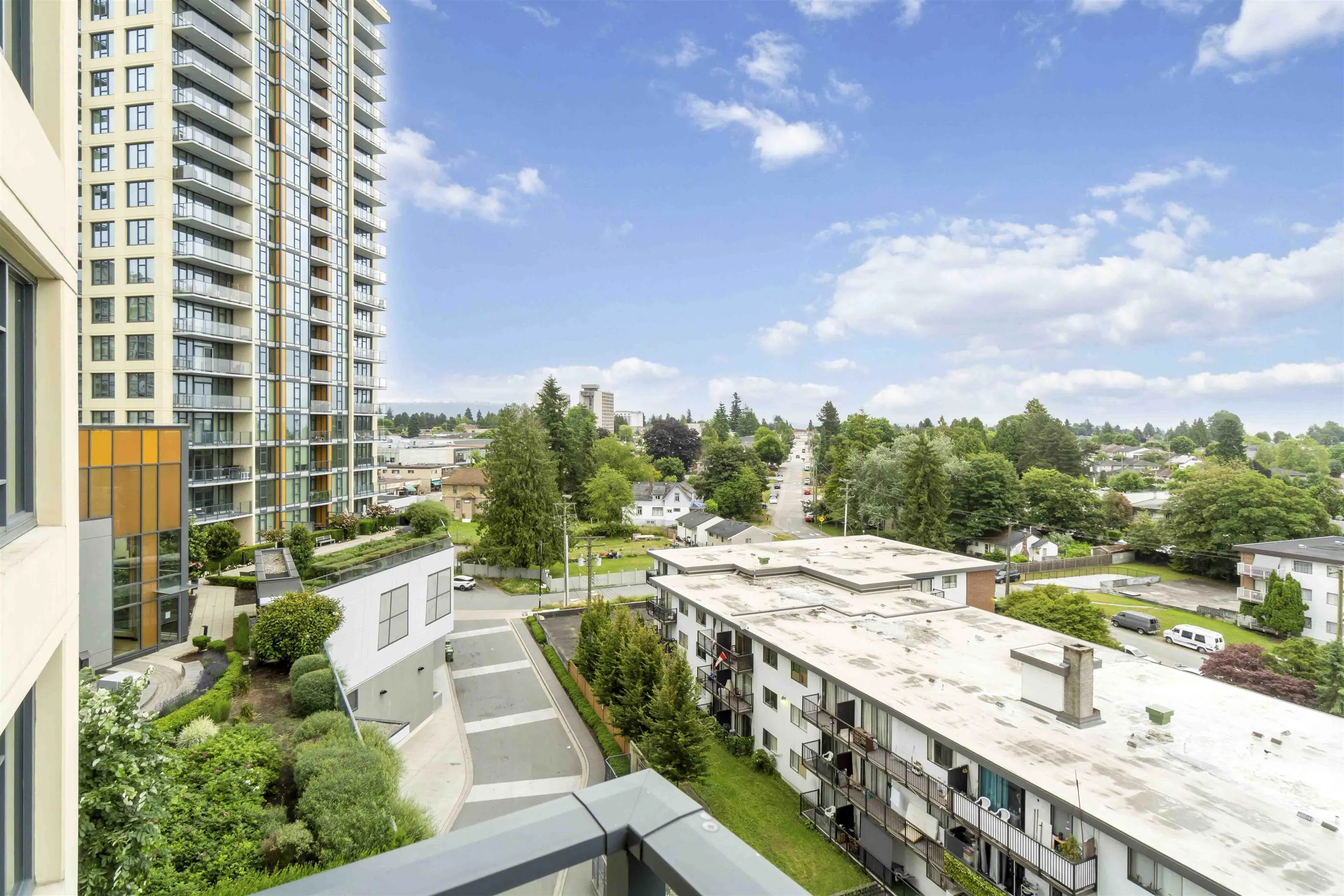 706 7388 Kingsway
