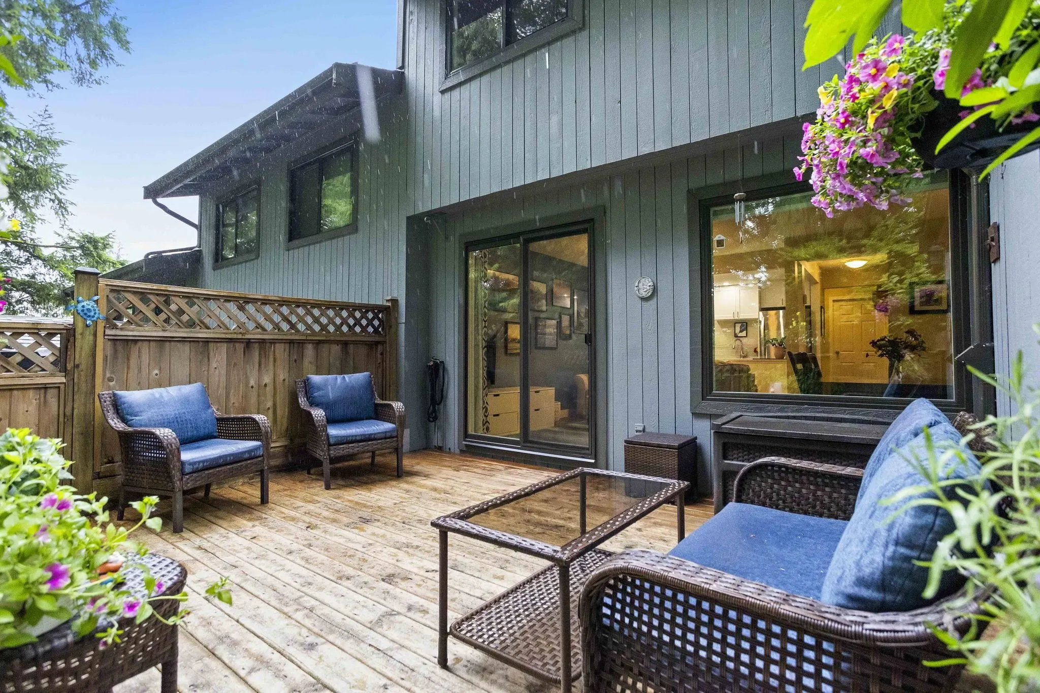 890 Cunningham Lane