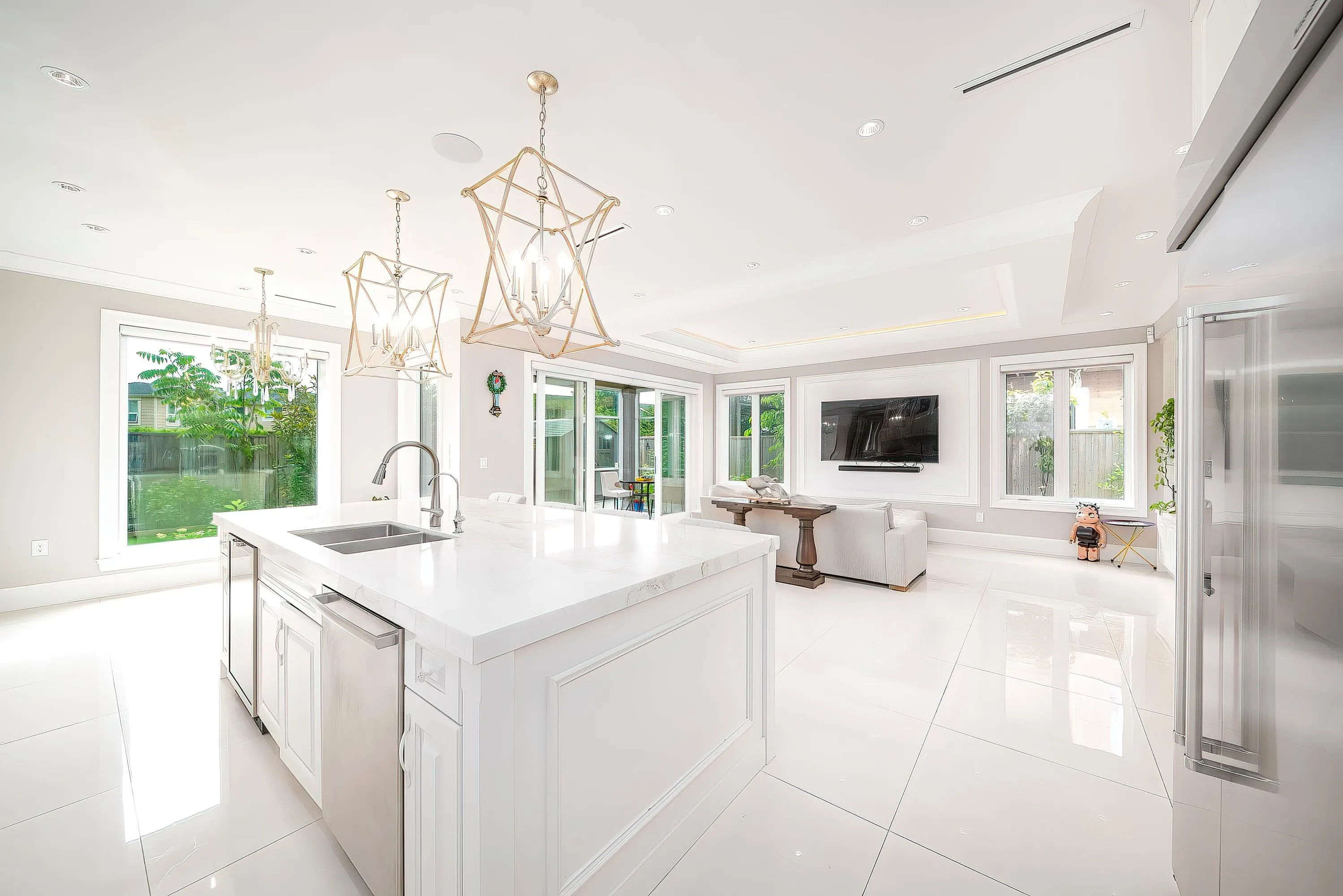 6180 Kalamalka Crescent