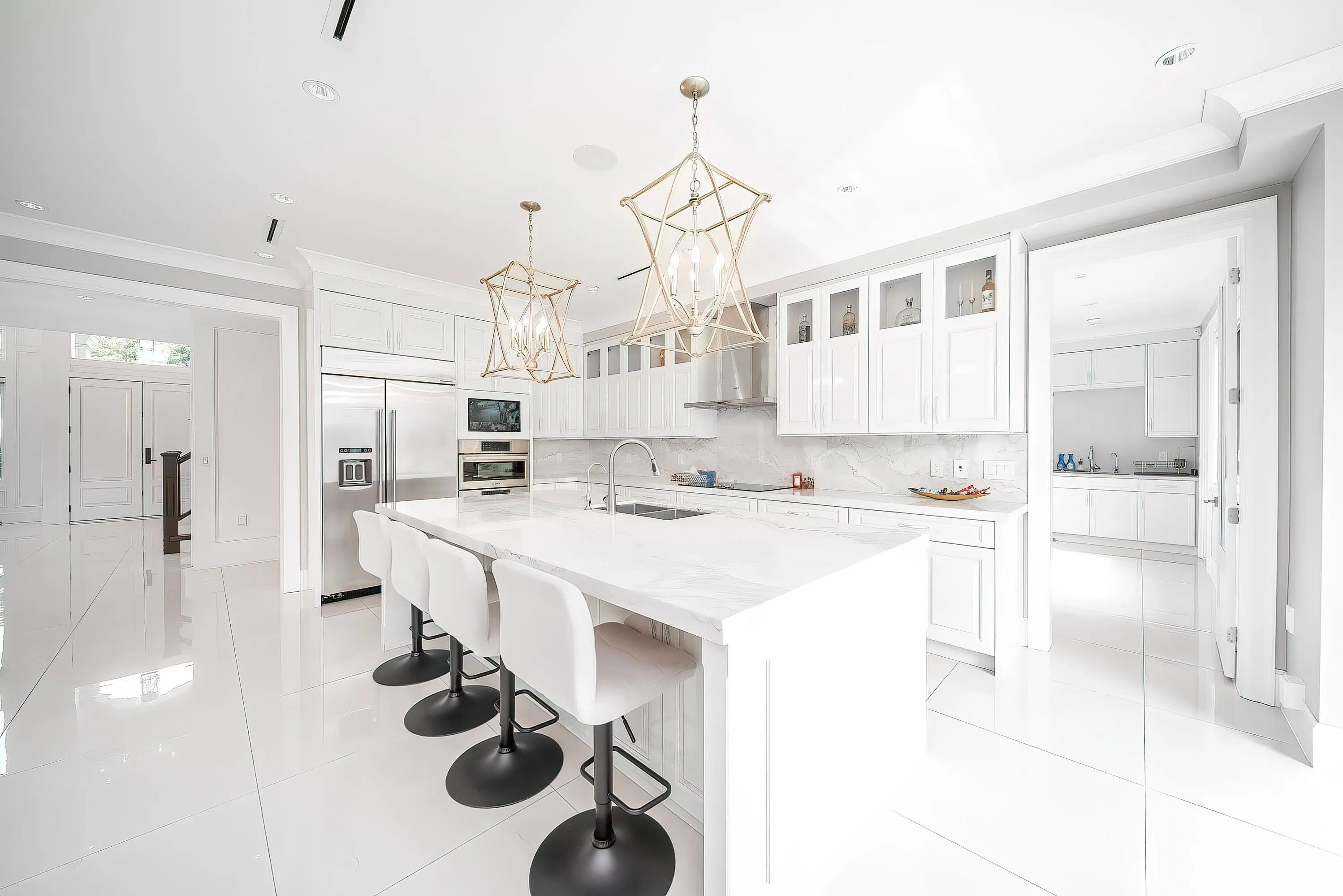 6180 Kalamalka Crescent
