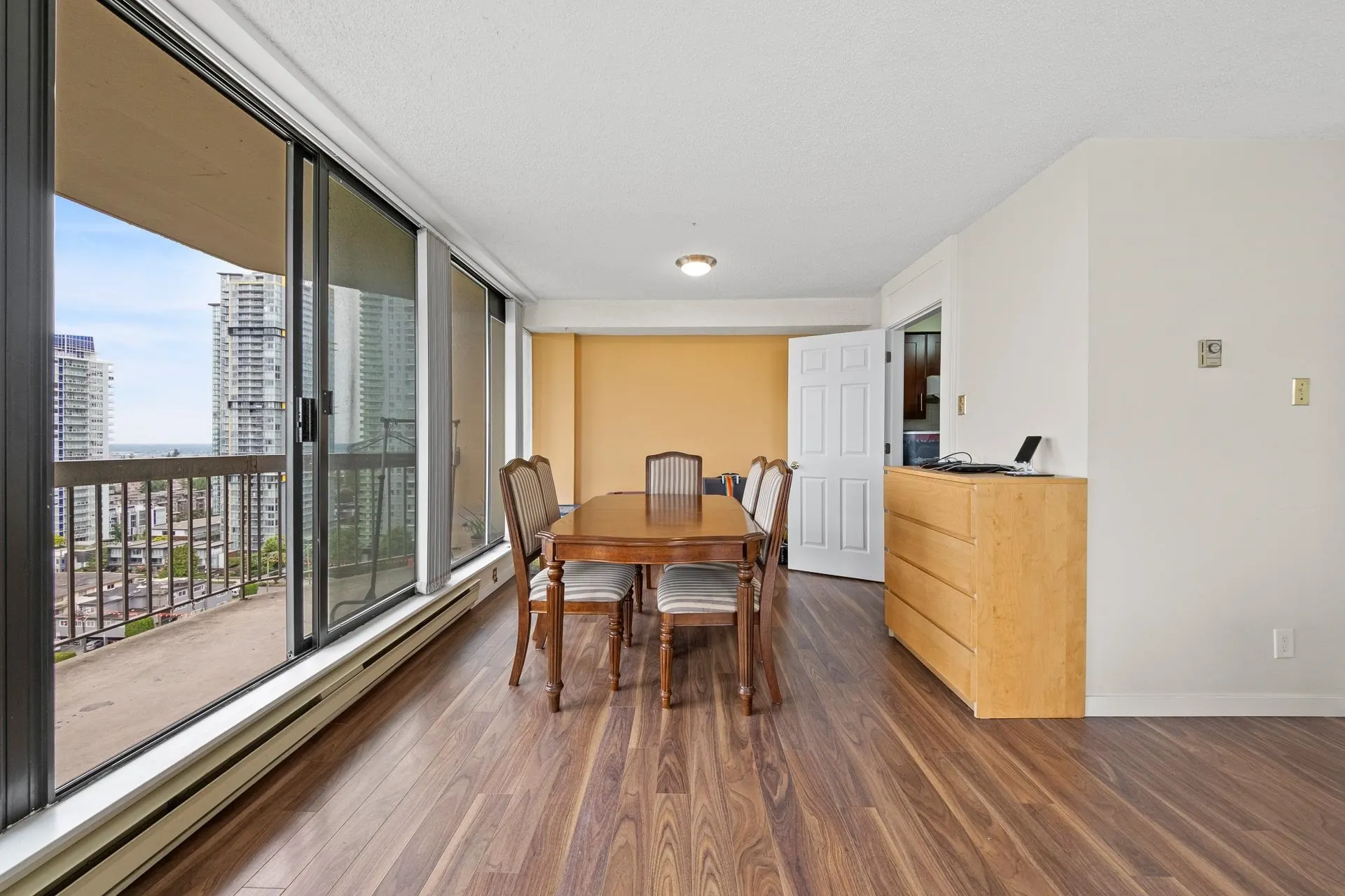 1703 6540 Burlington Avenue