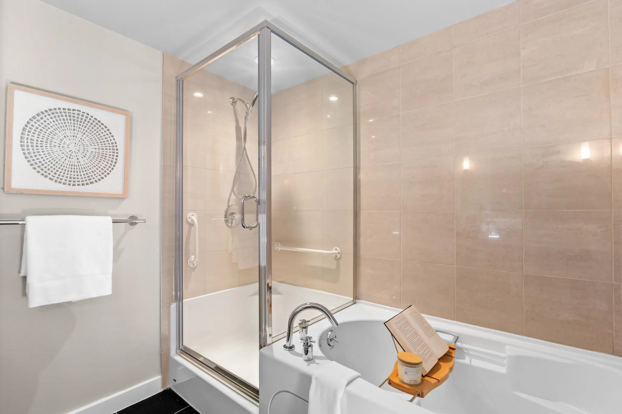 1202 583 Beach Crescent