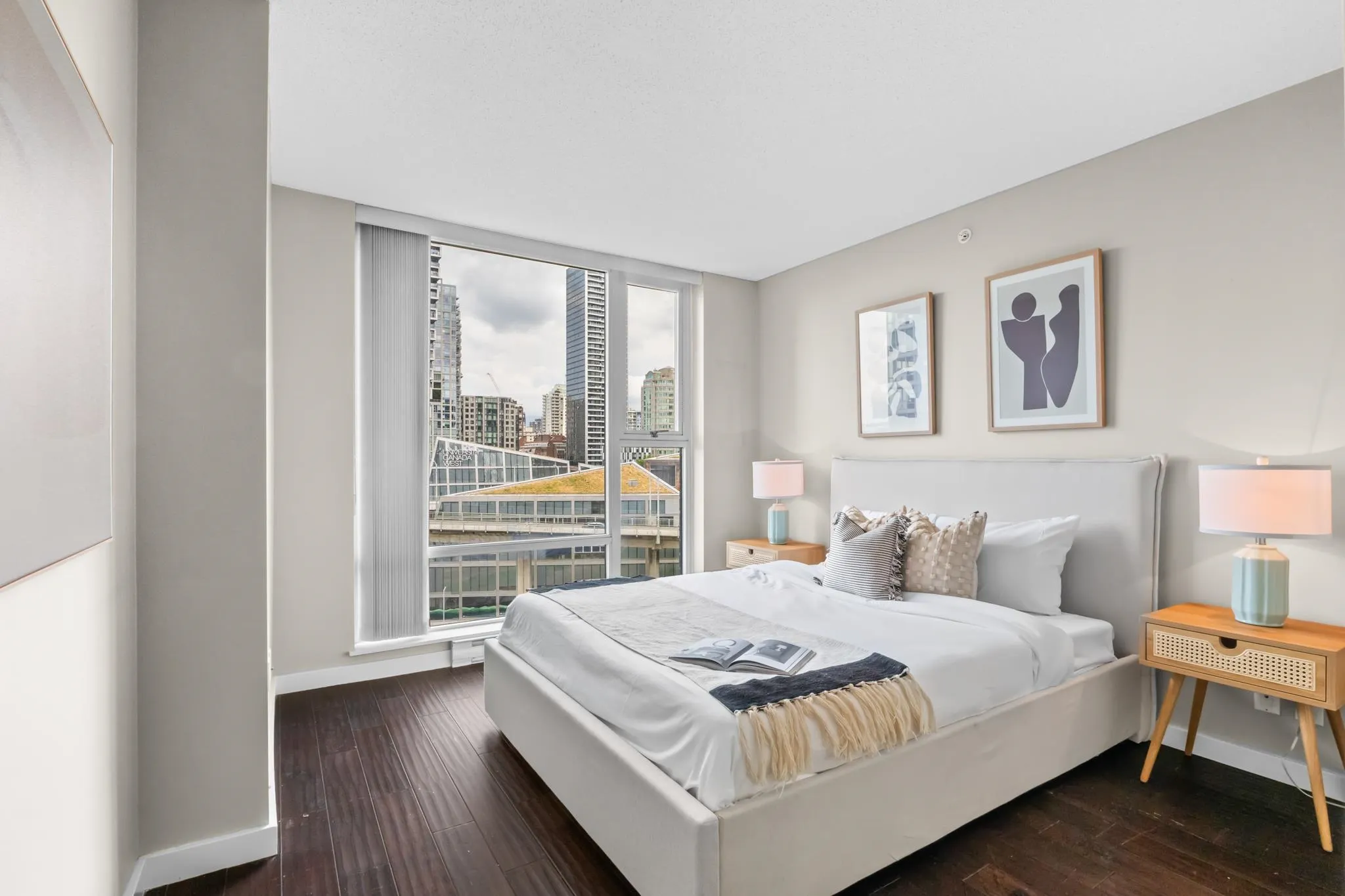 1202 583 Beach Crescent