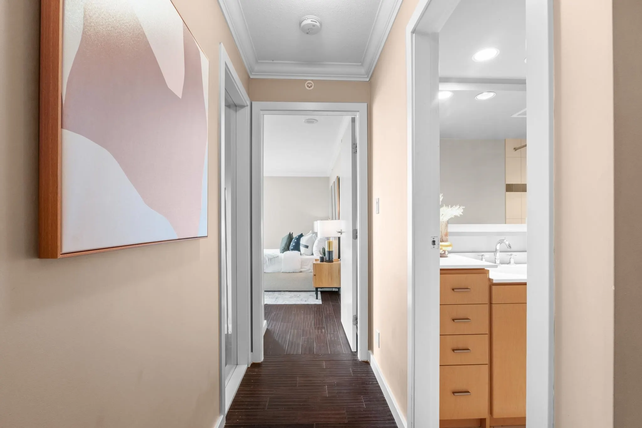 1202 583 Beach Crescent