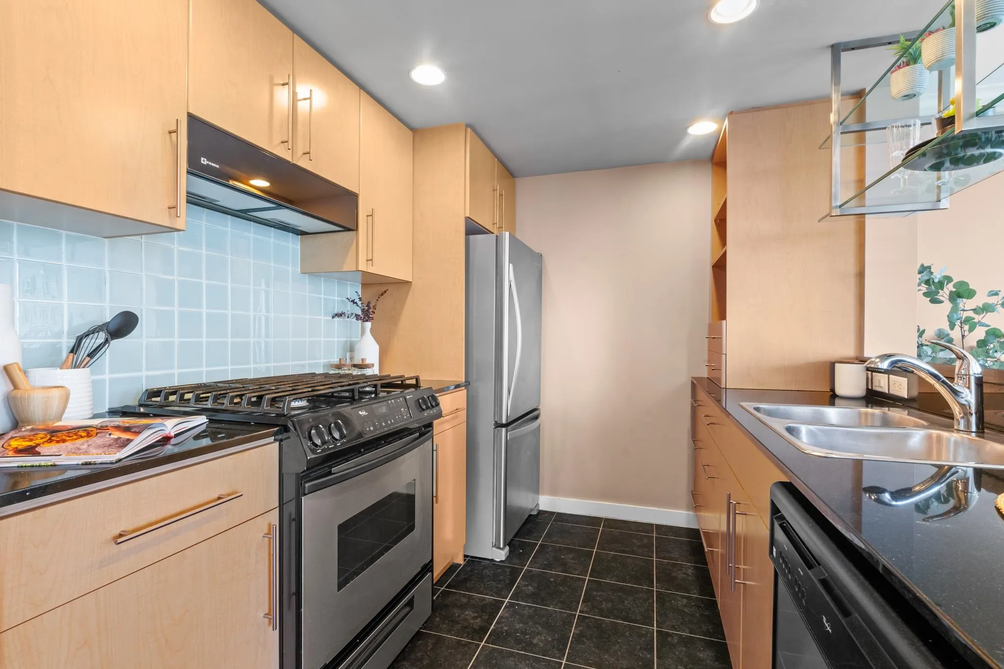 1202 583 Beach Crescent