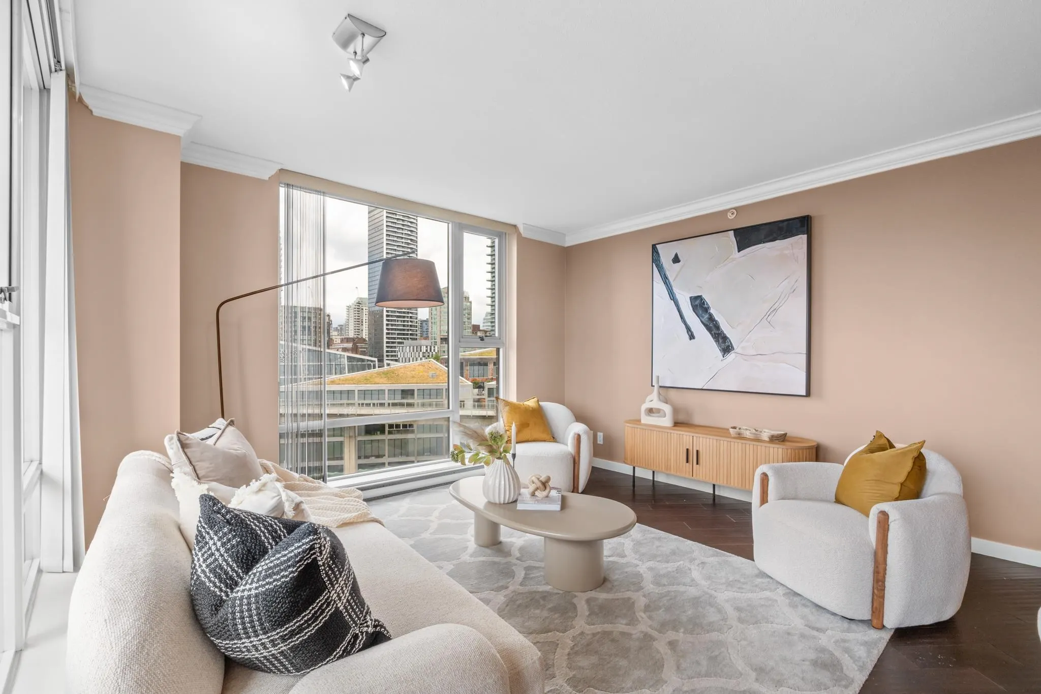 1202 583 Beach Crescent