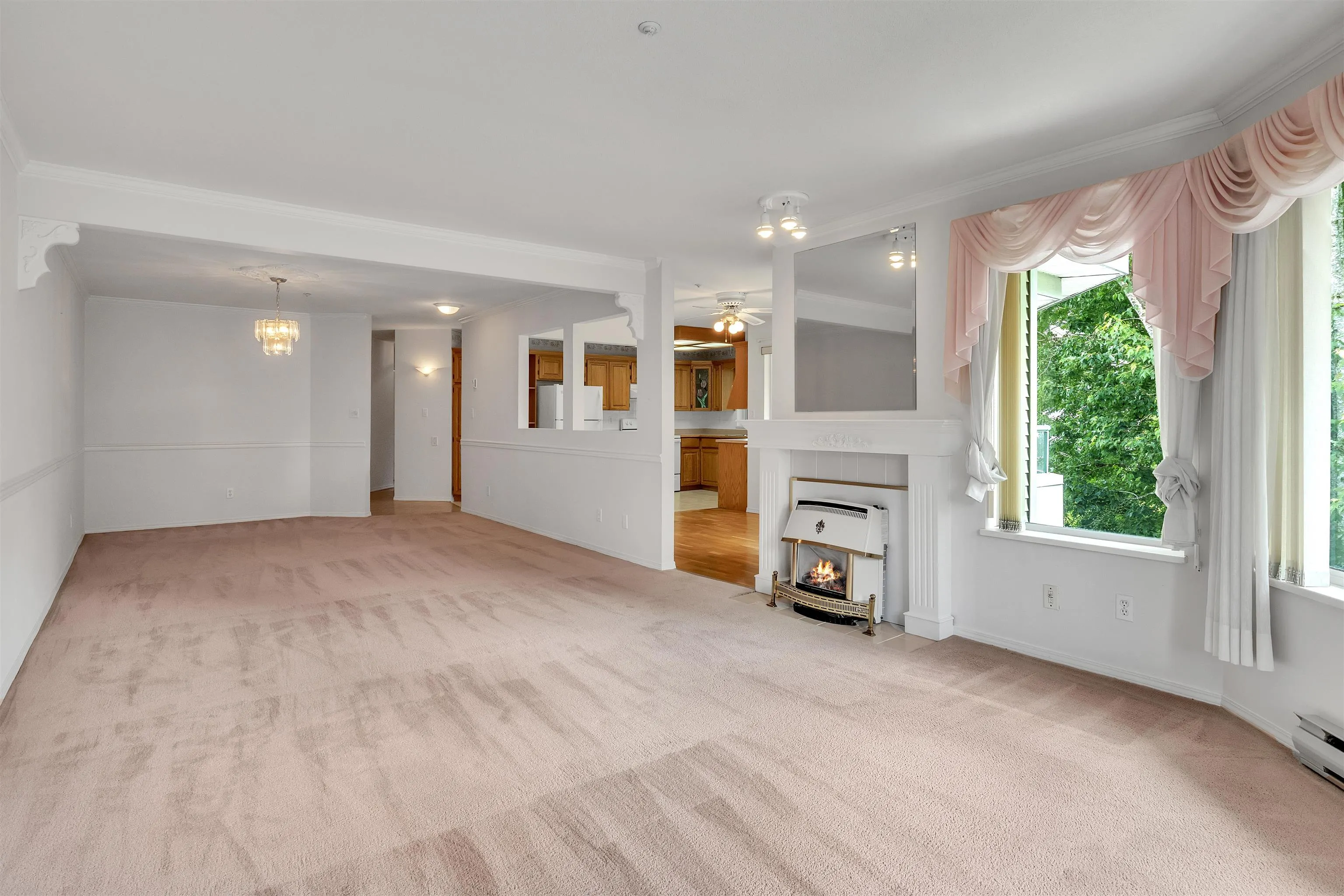 328 2451 Gladwin Road
