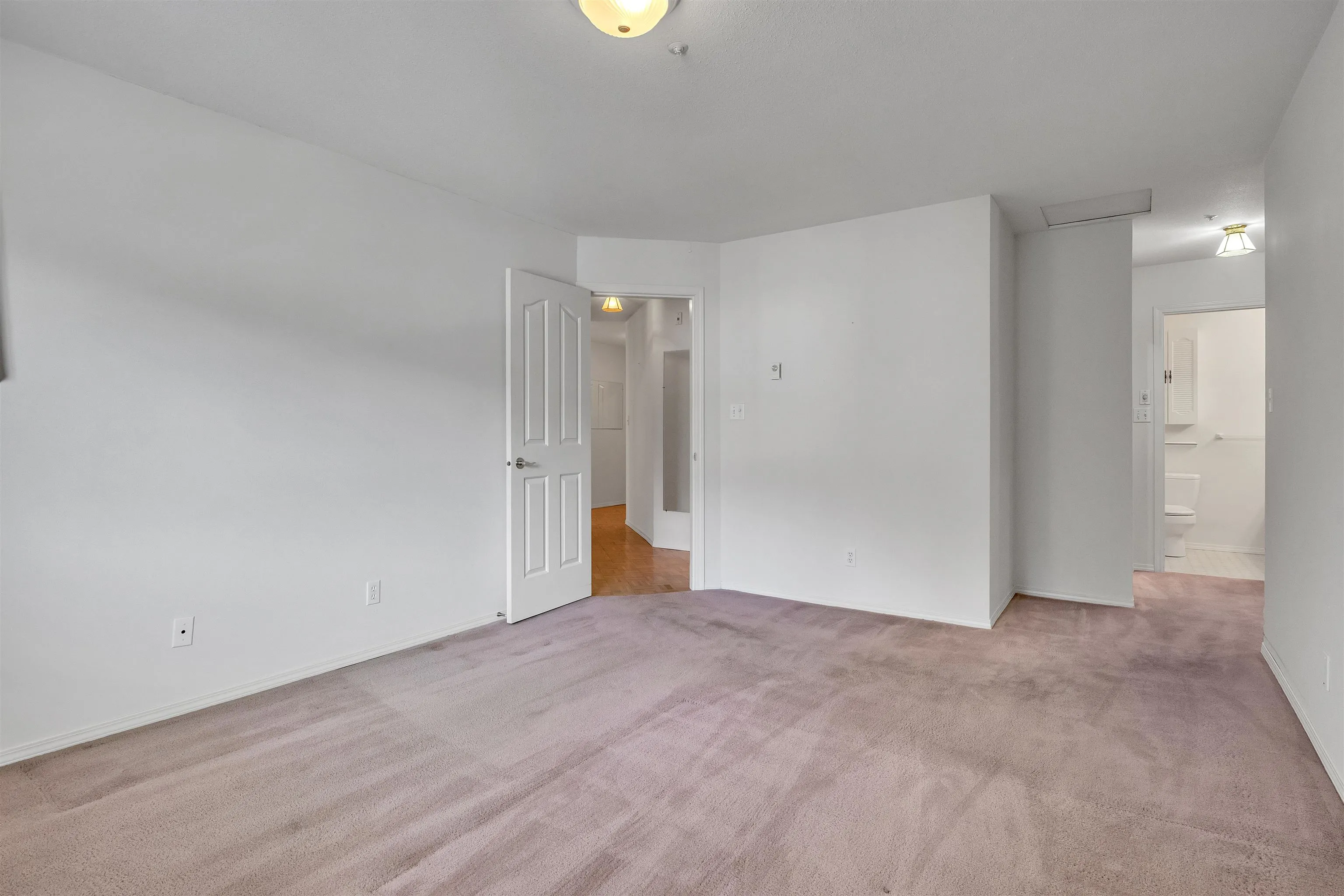 328 2451 Gladwin Road