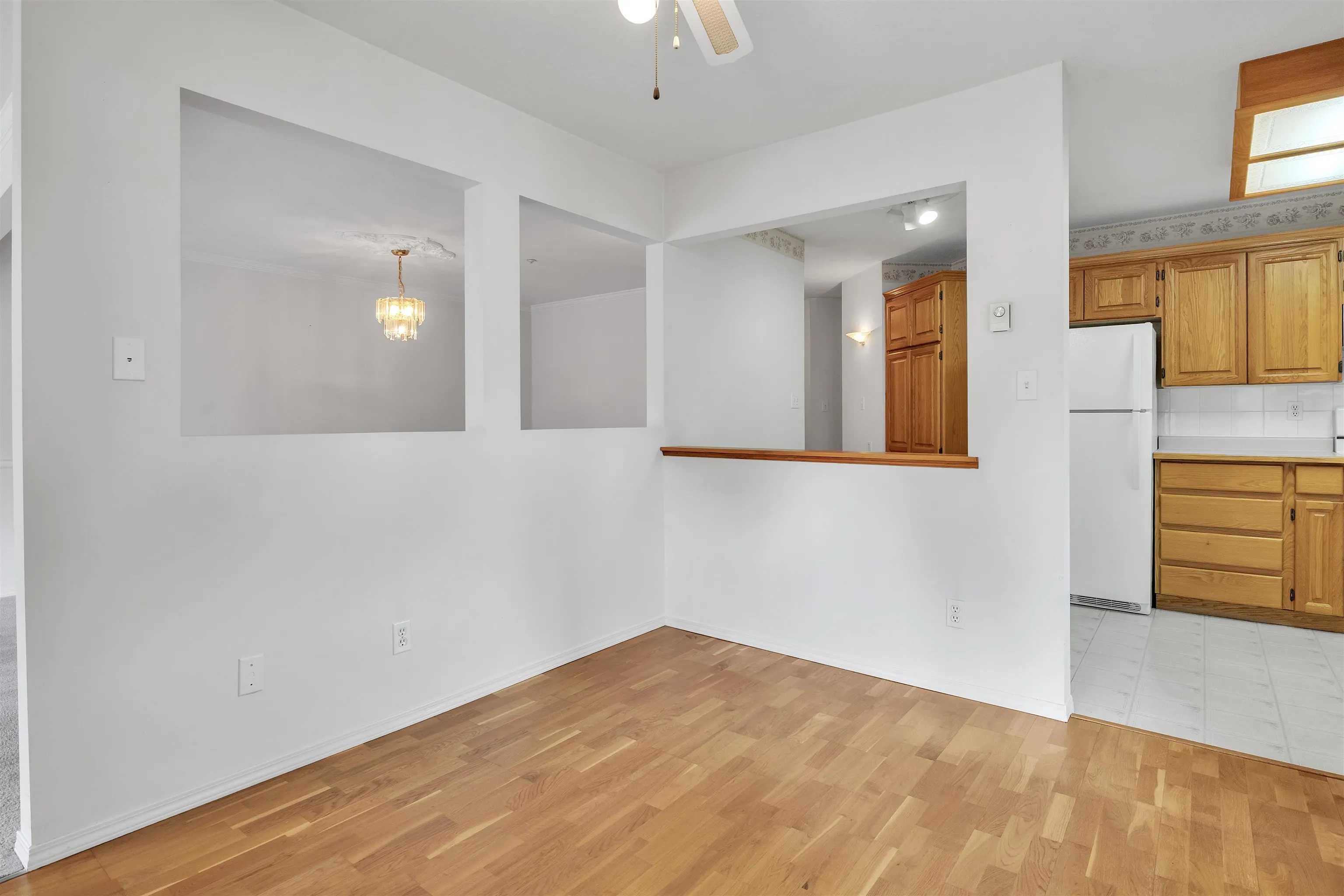 328 2451 Gladwin Road
