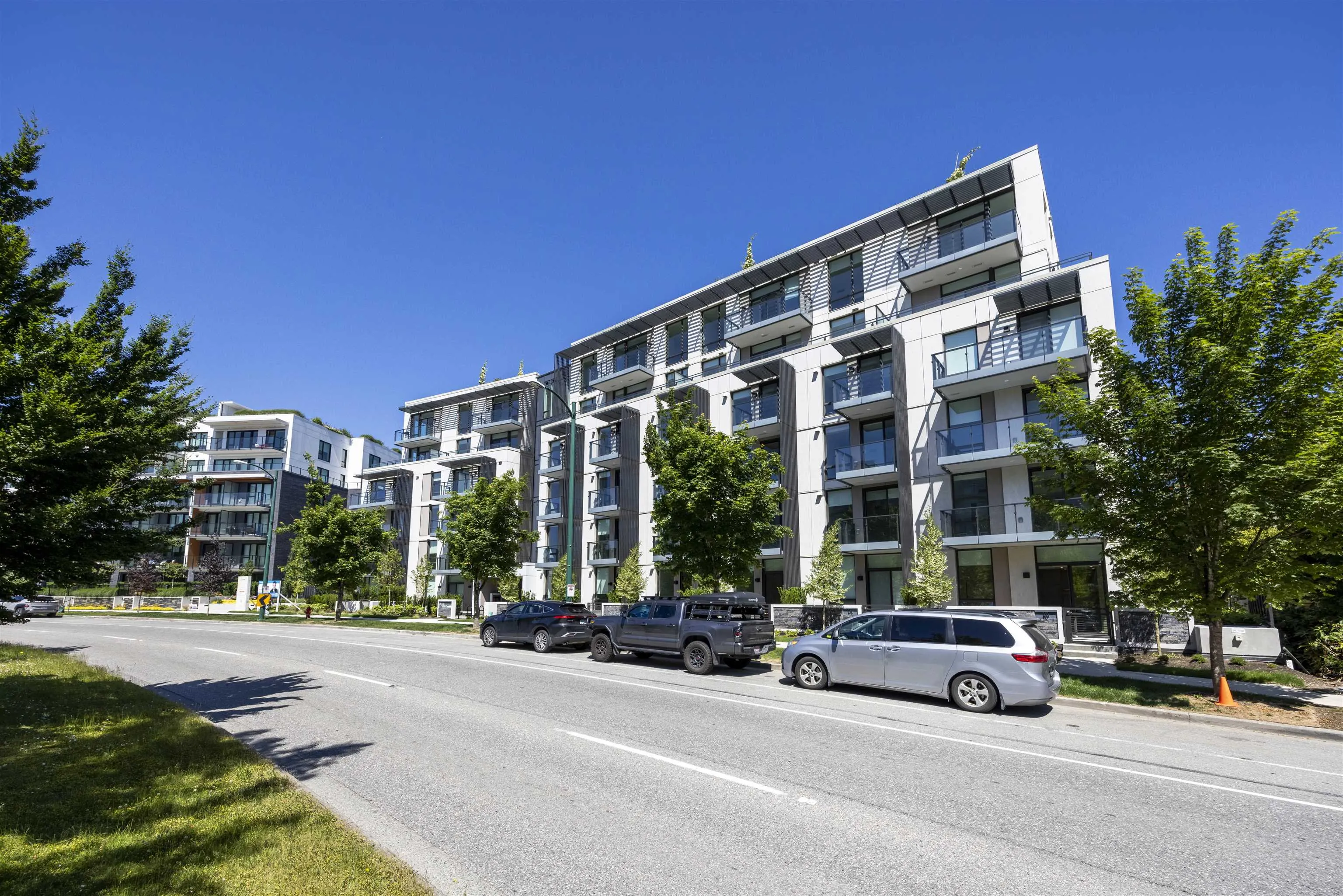 409 5212 Cambie Street